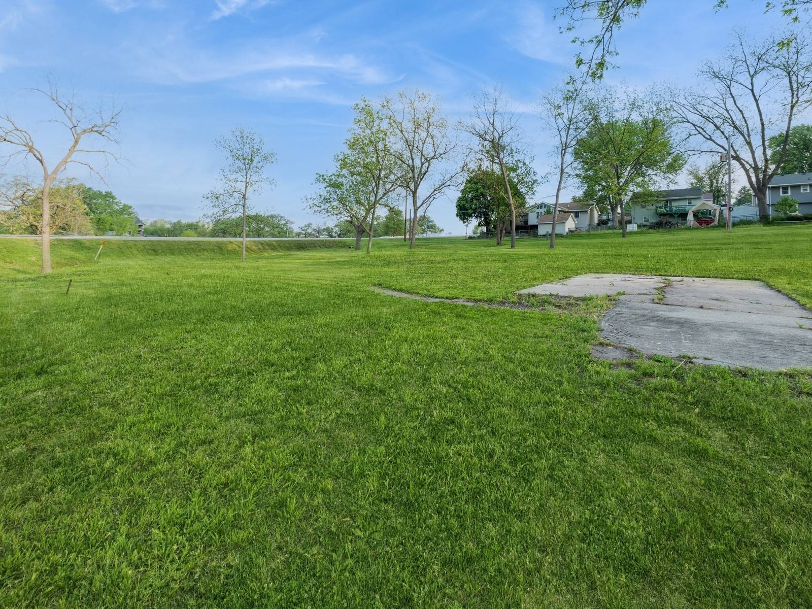 De Soto, IA 50069,103 Elm Street