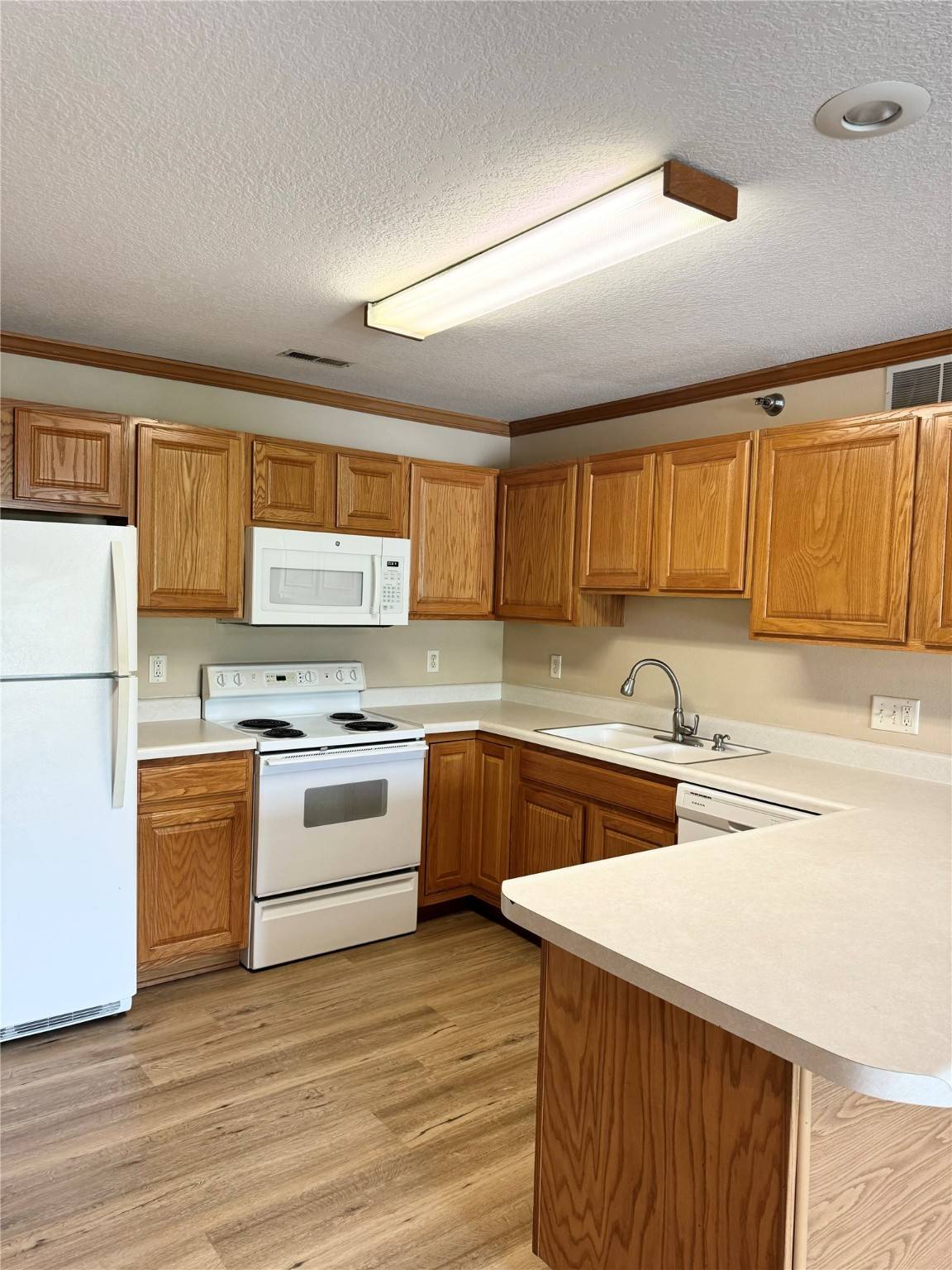 Urbandale, IA 50322,10141 Sutton Drive #7