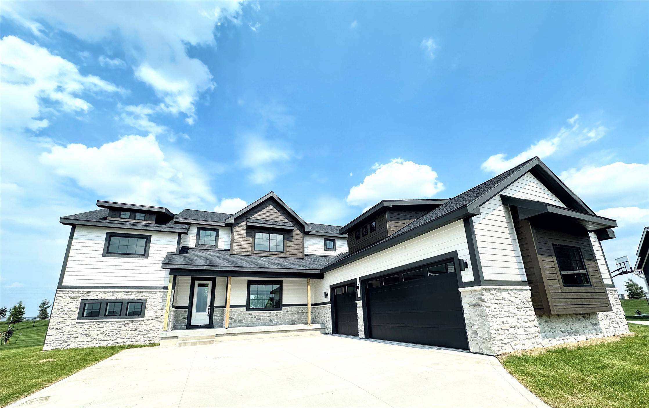 Ankeny, IA 50021,1010 NE 59th Court