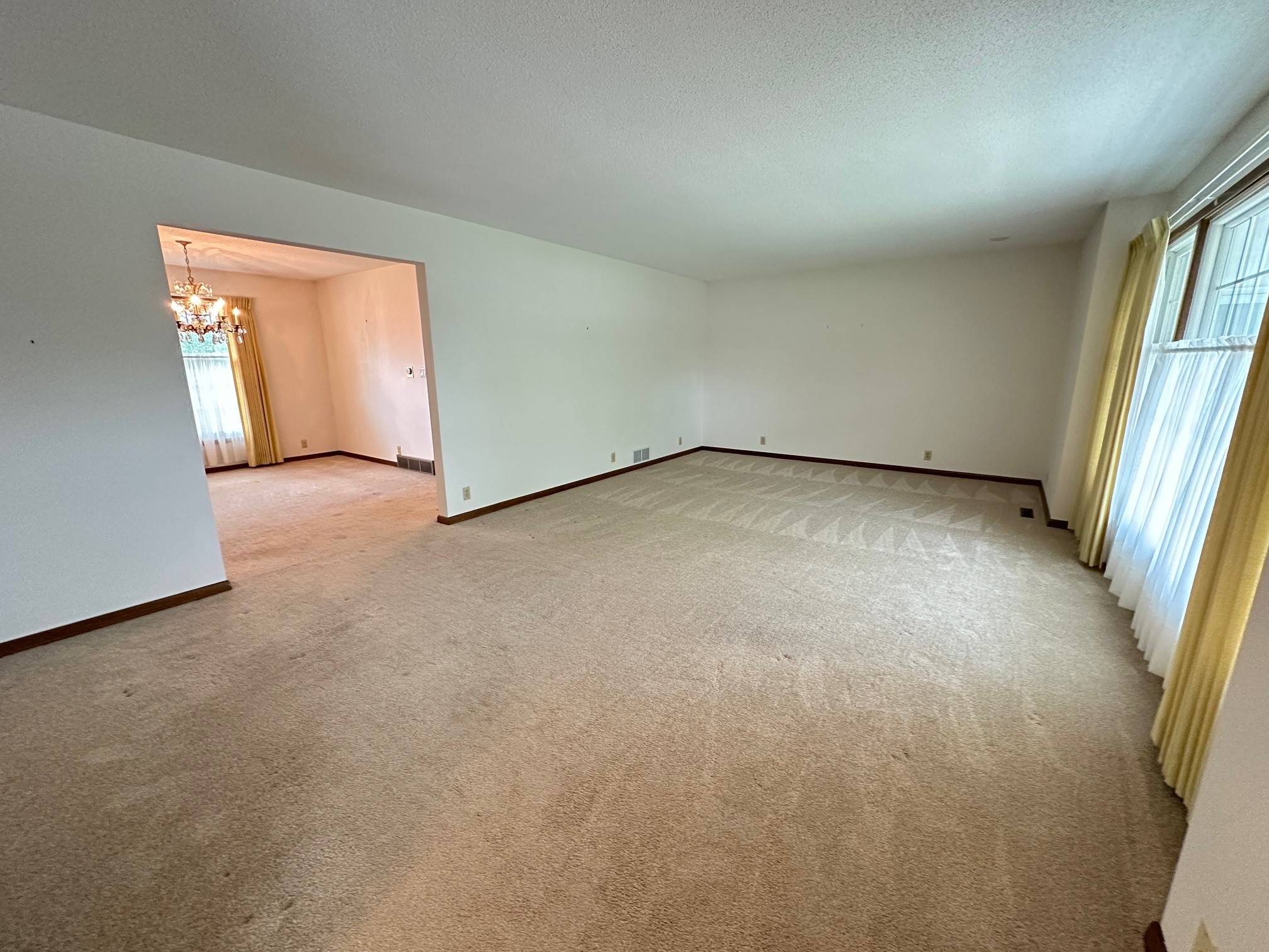 Winterset, IA 50273,925 W Jefferson Street