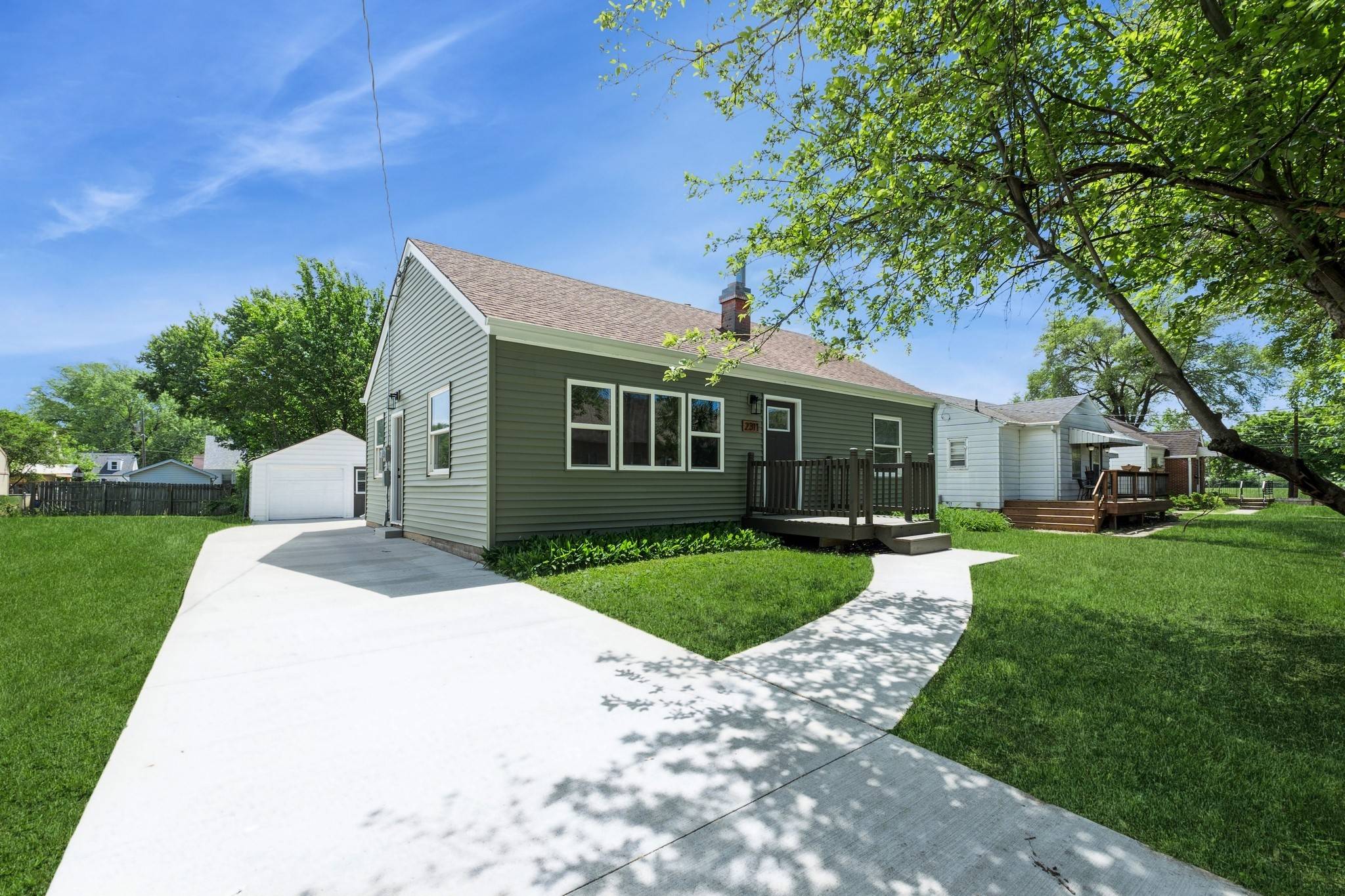 Des Moines, IA 50310,2311 50th Street