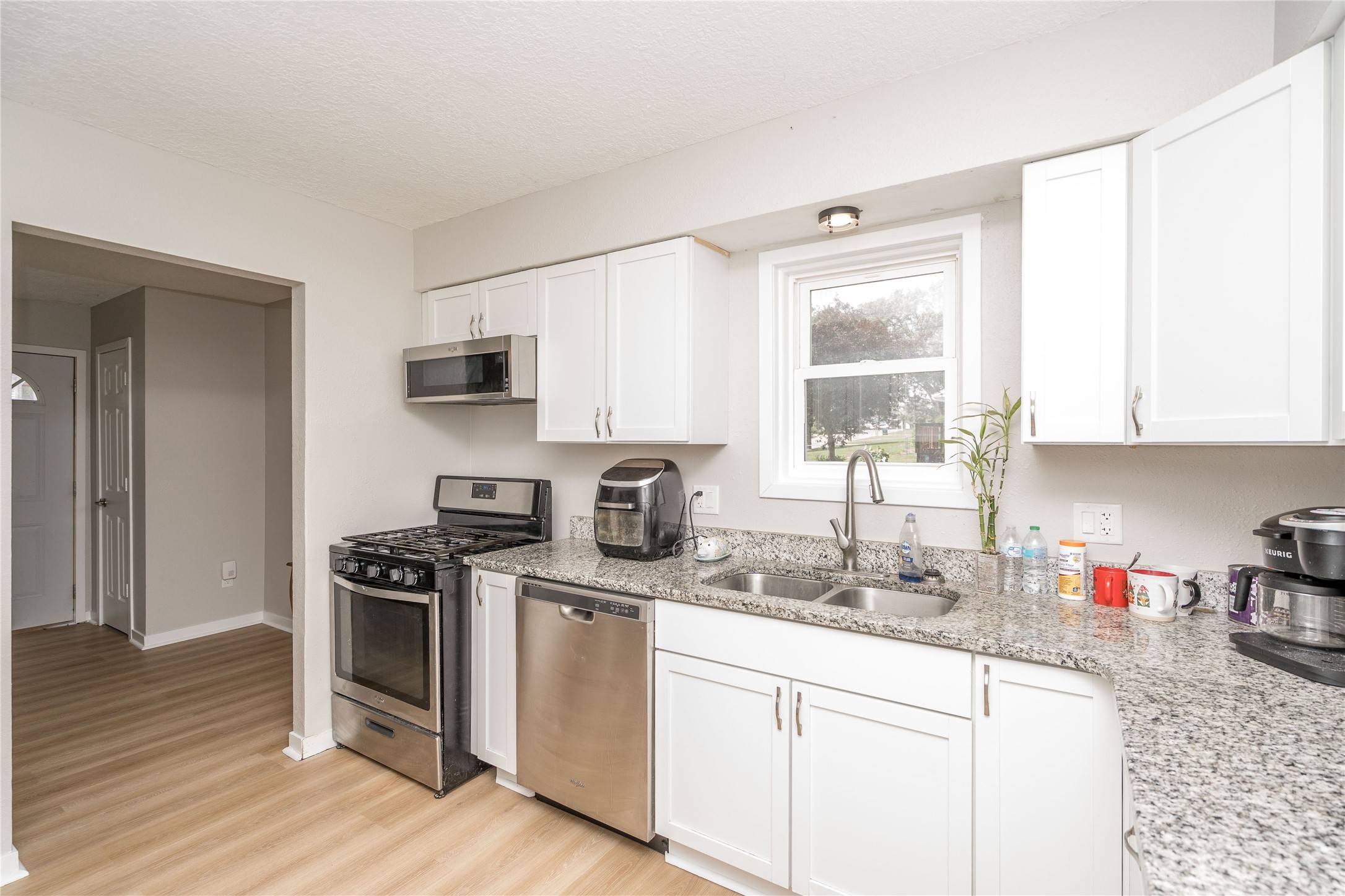Des Moines, IA 50317,2319 E 41st Street