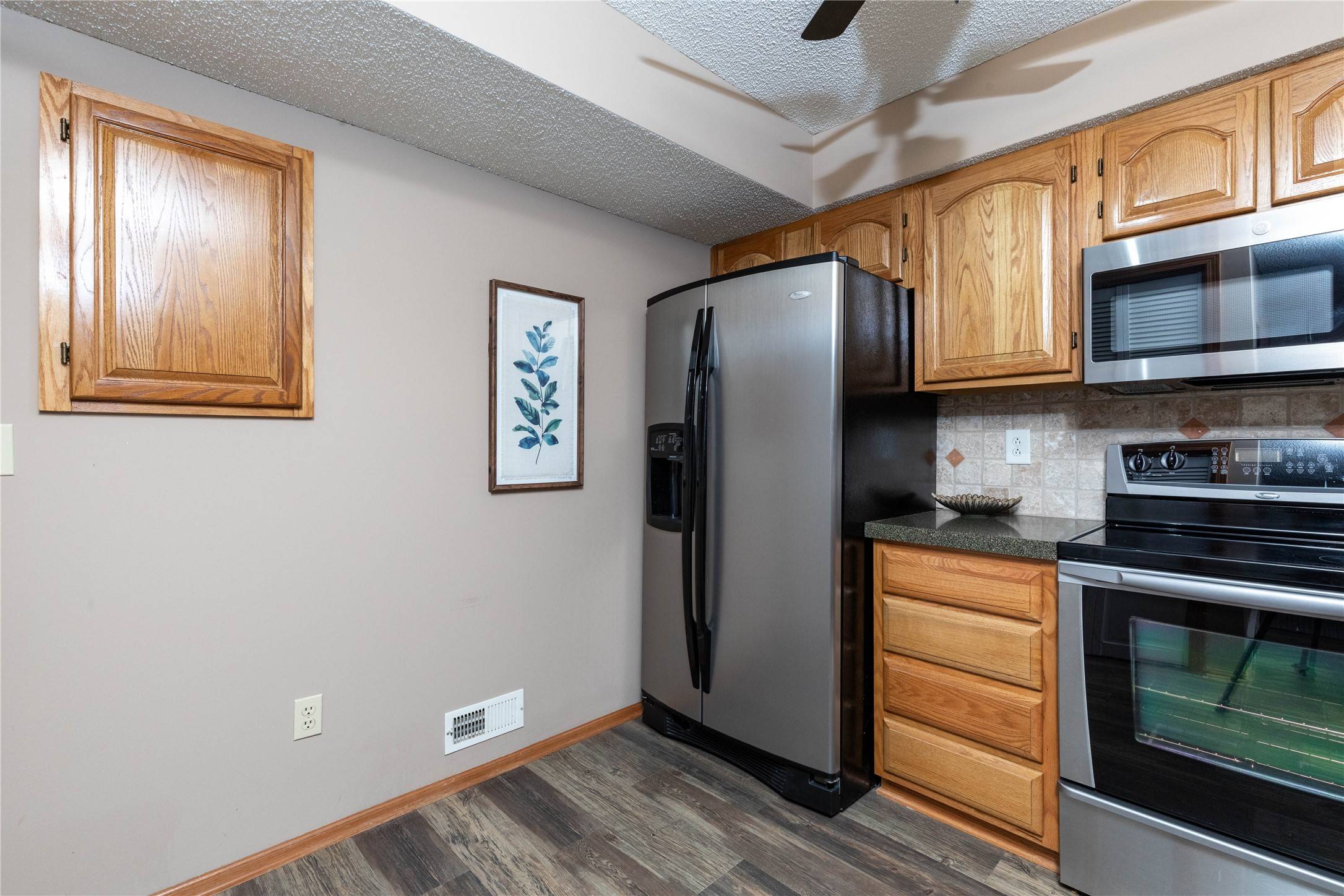 Urbandale, IA 50322,8144 Dellwood Drive