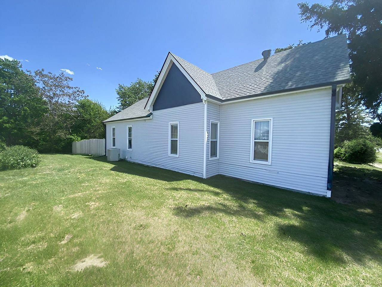 Mingo, IA 50168,114 S Station Street