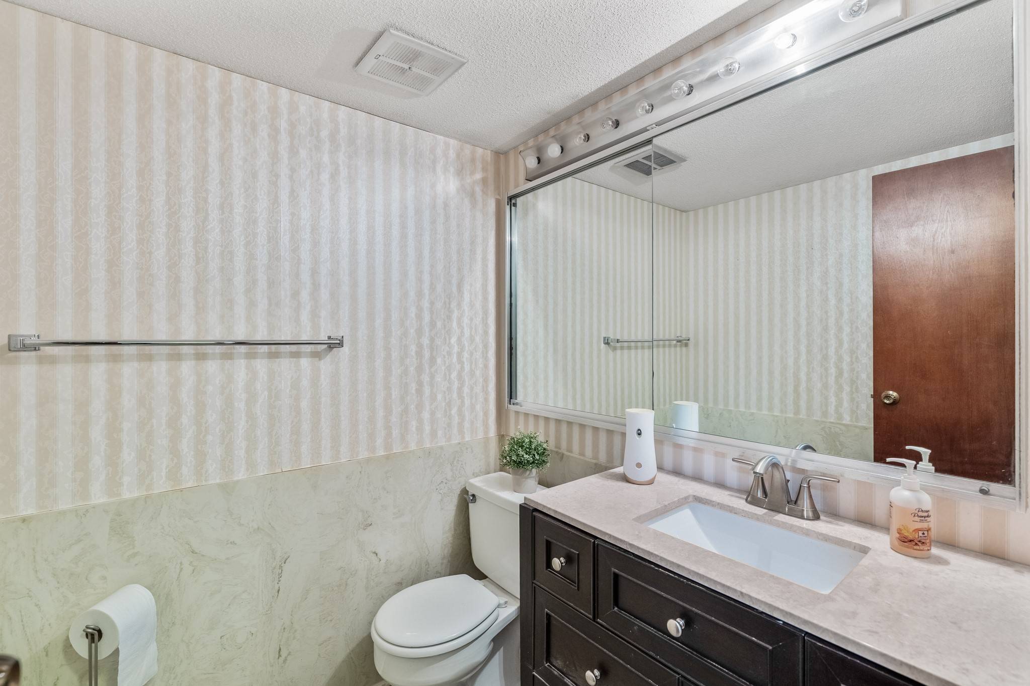Urbandale, IA 50322,4633 Lockner Drive #3