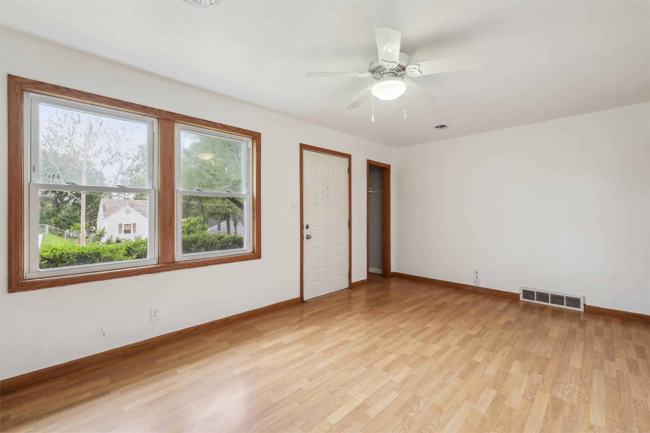 Des Moines, IA 50315,7101 SW 15th Street