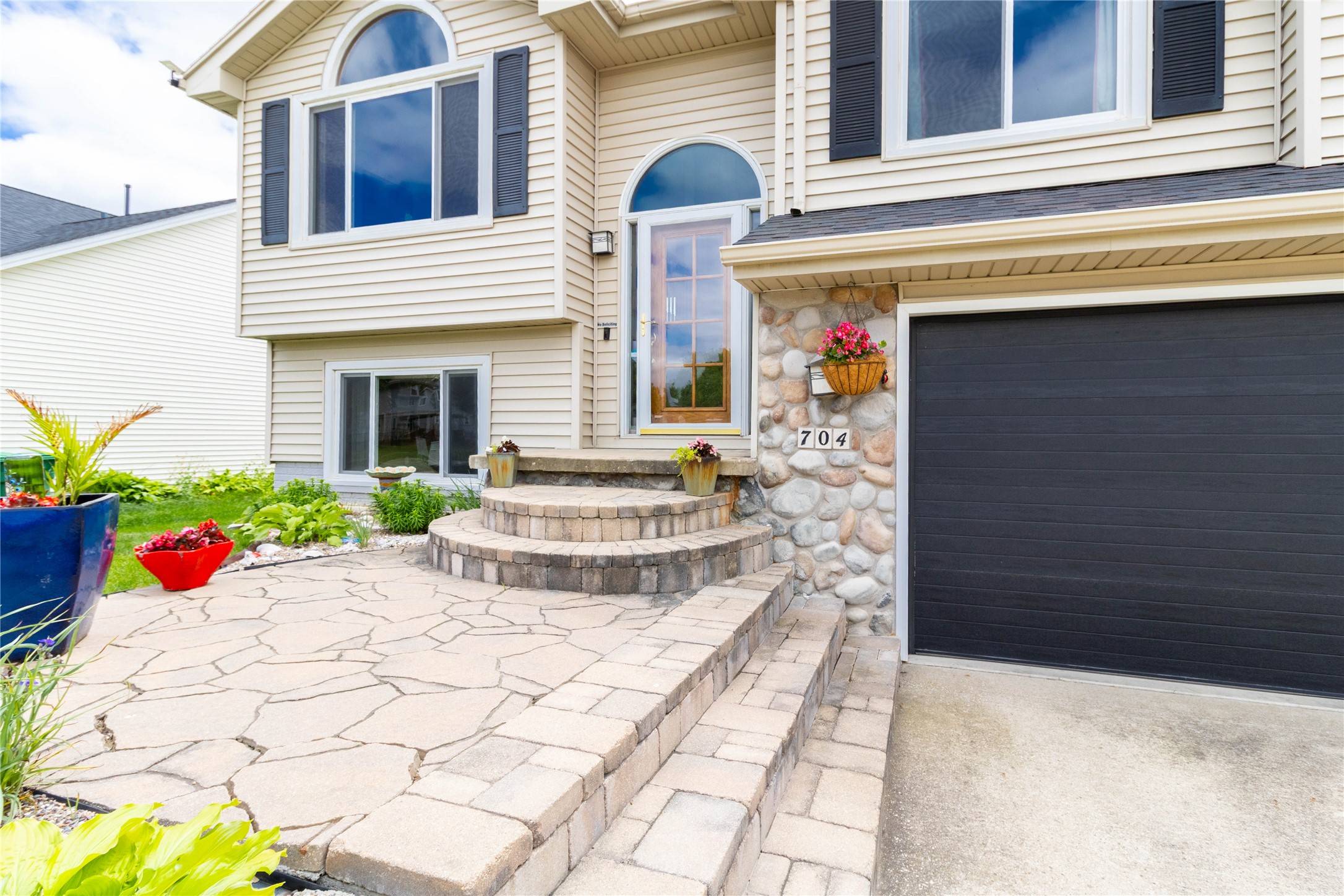 Altoona, IA 50009,704 13th Street SE