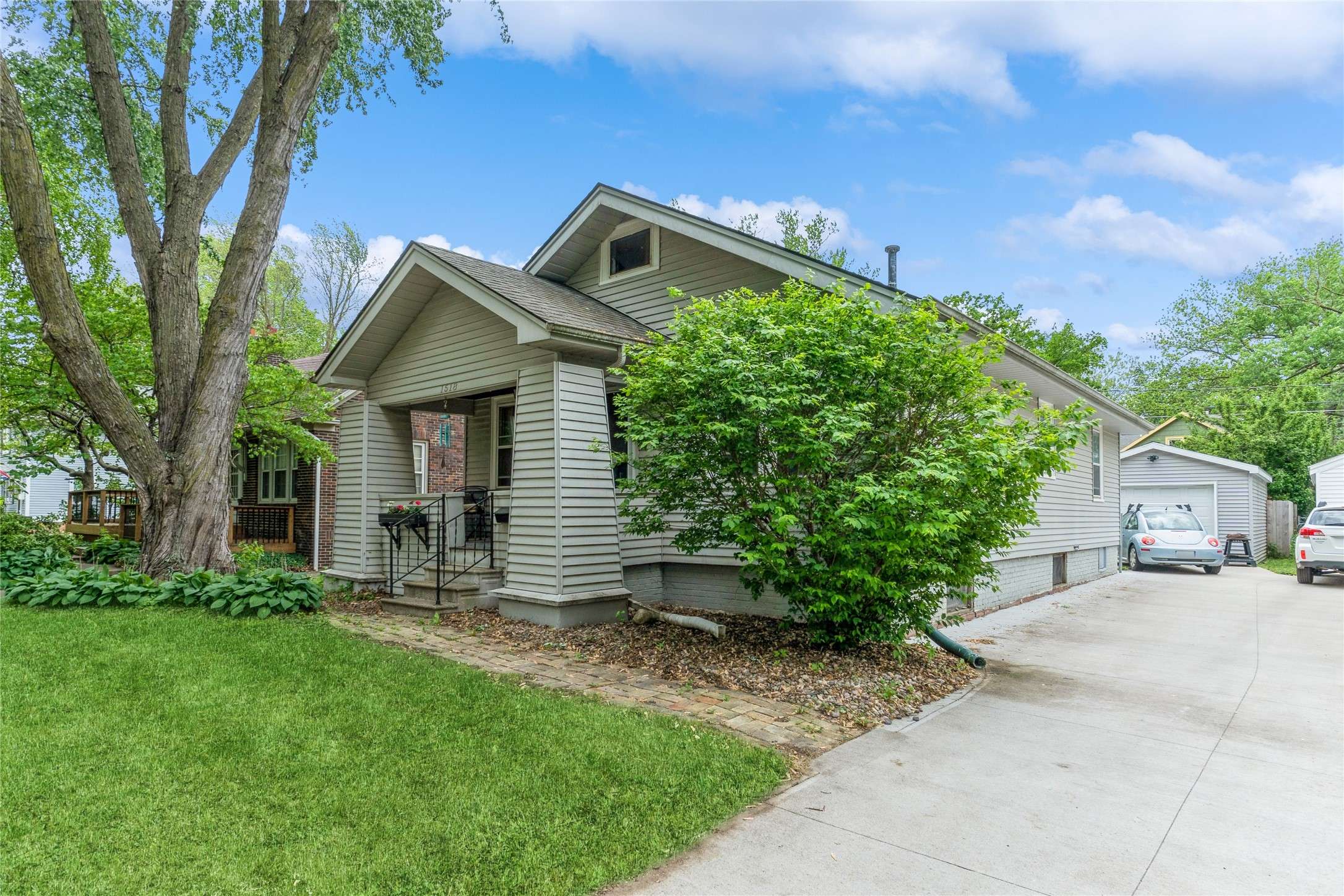 Des Moines, IA 50311,1518 45th Street
