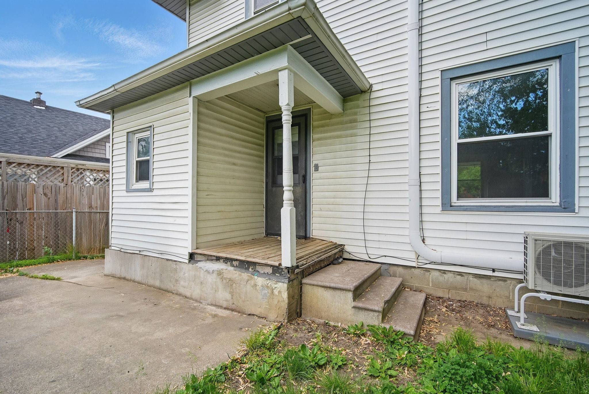 Des Moines, IA 50311,3114 School Street