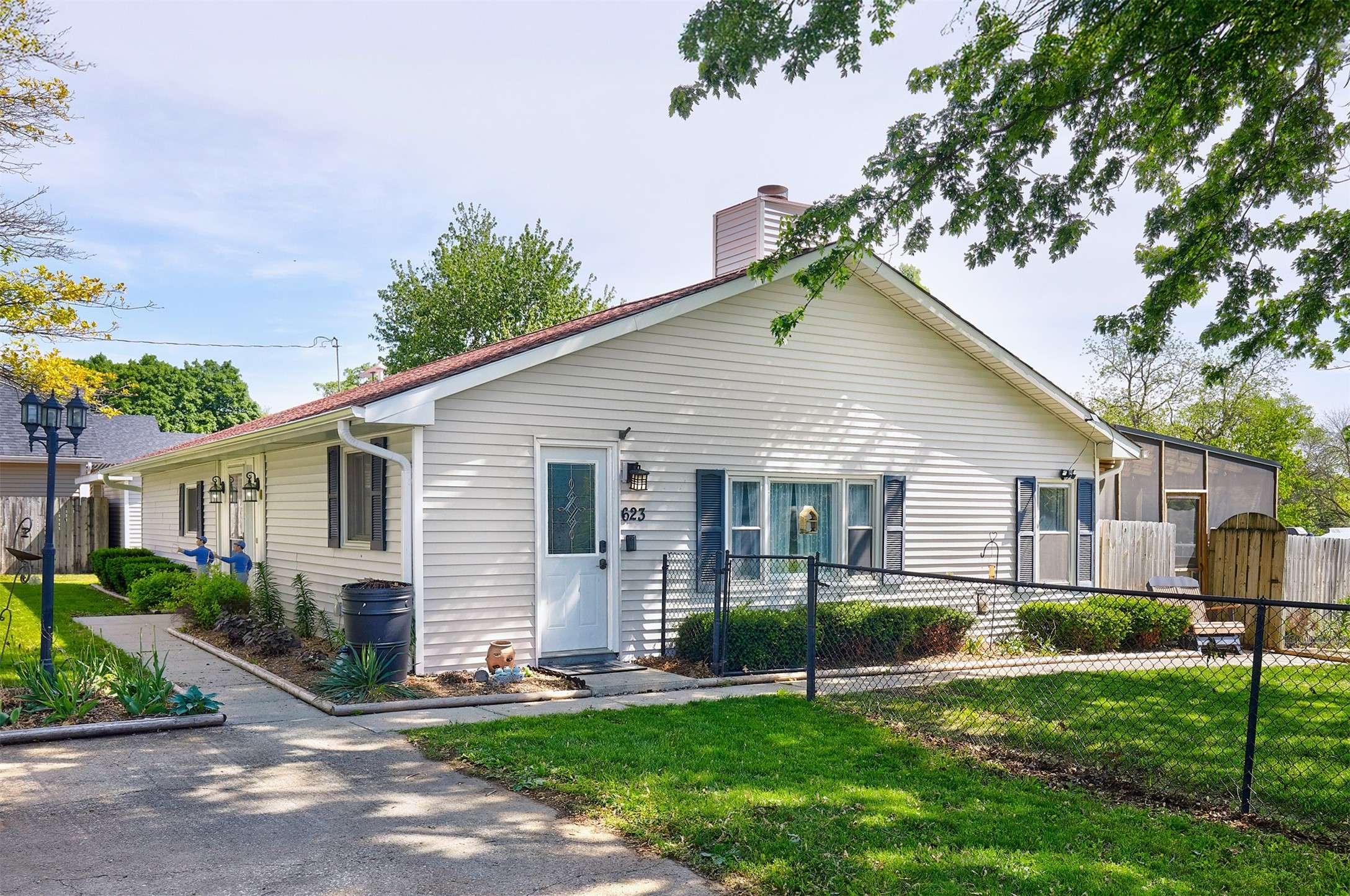 Stuart, IA 50250,623 W Front Street