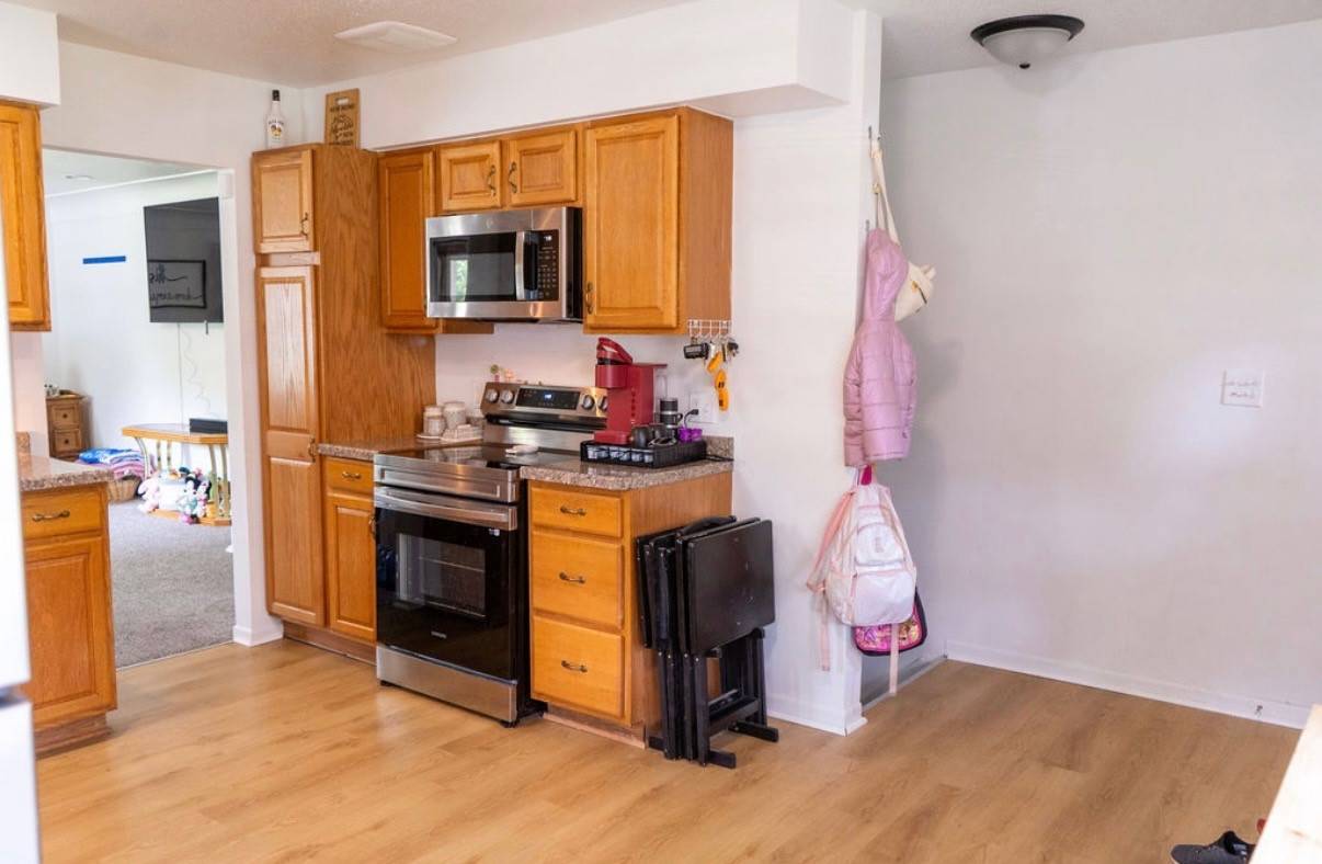 Des Moines, IA 50317,2326 E 39th Court