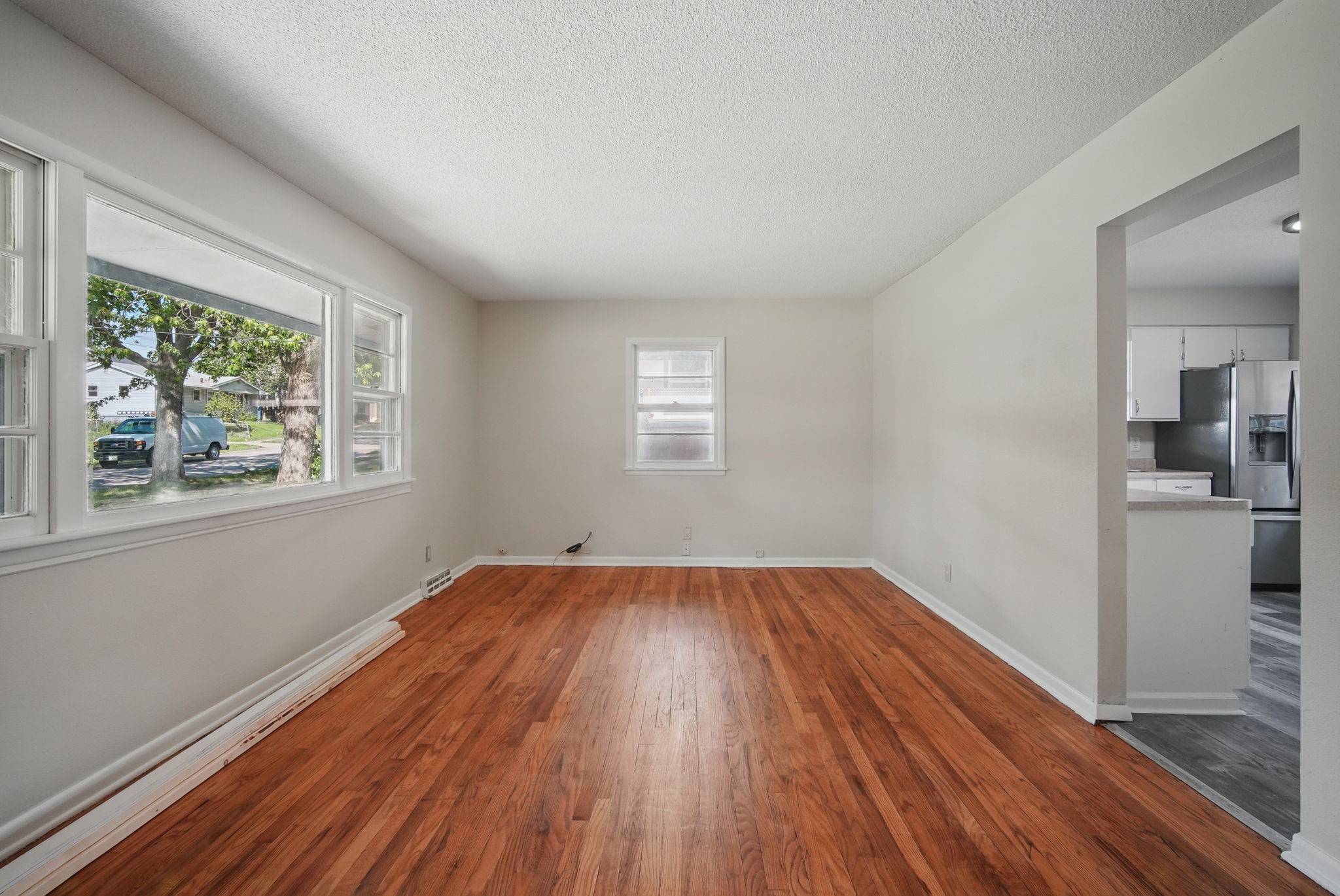 Des Moines, IA 50317,2407 E Tiffin Avenue