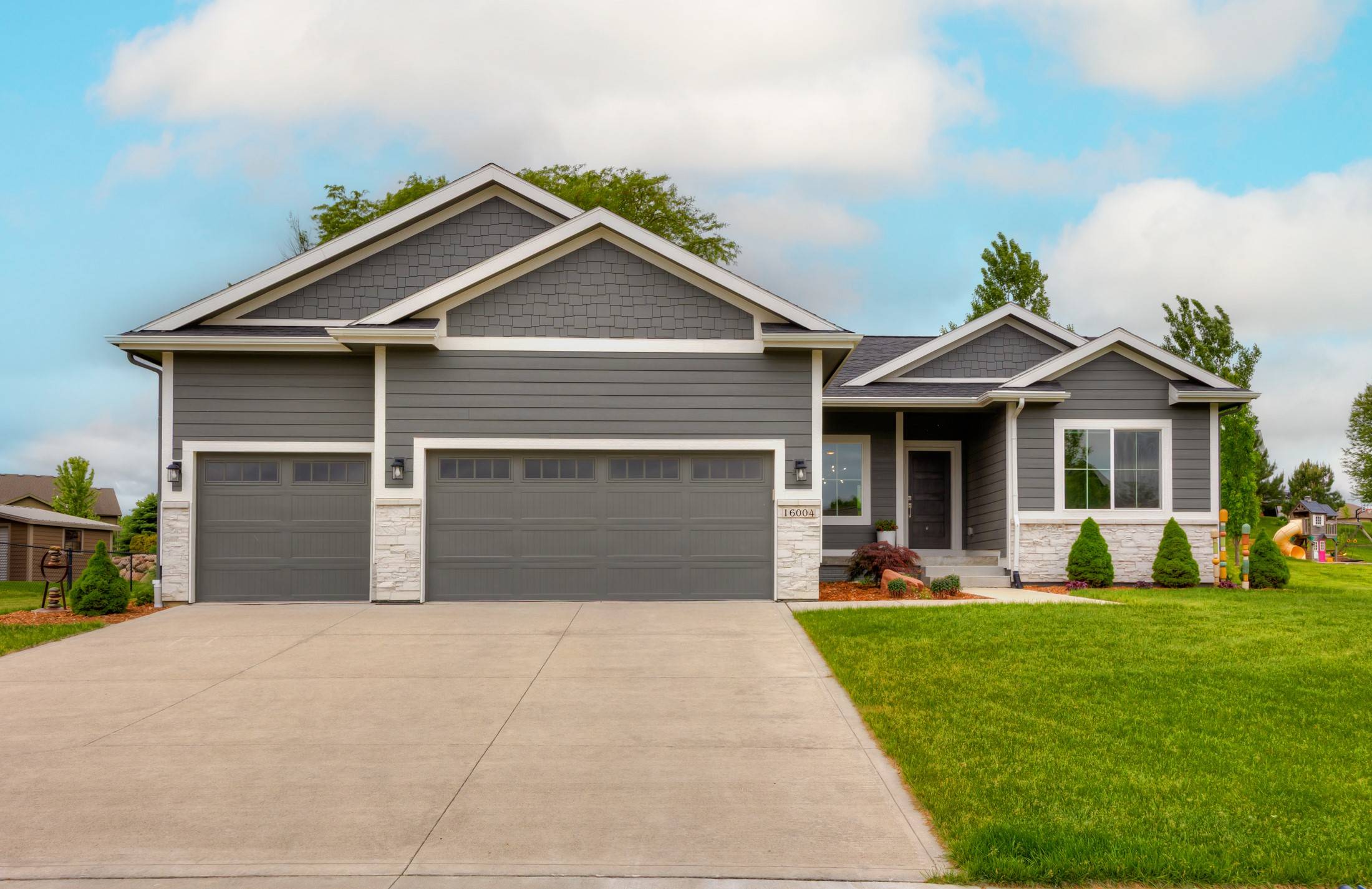 Urbandale, IA 50323,16004 Plum Drive