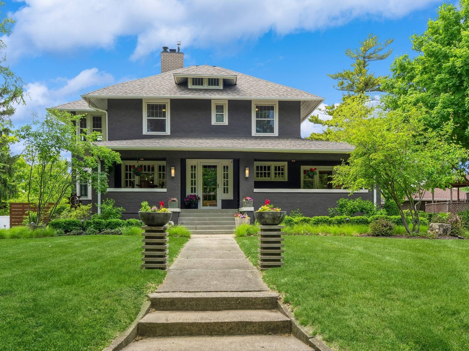 Des Moines, IA 50312,912 45th Street