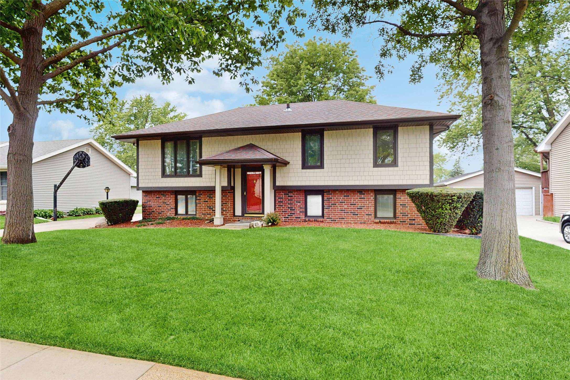 Altoona, IA 50009,512 12th Avenue NW