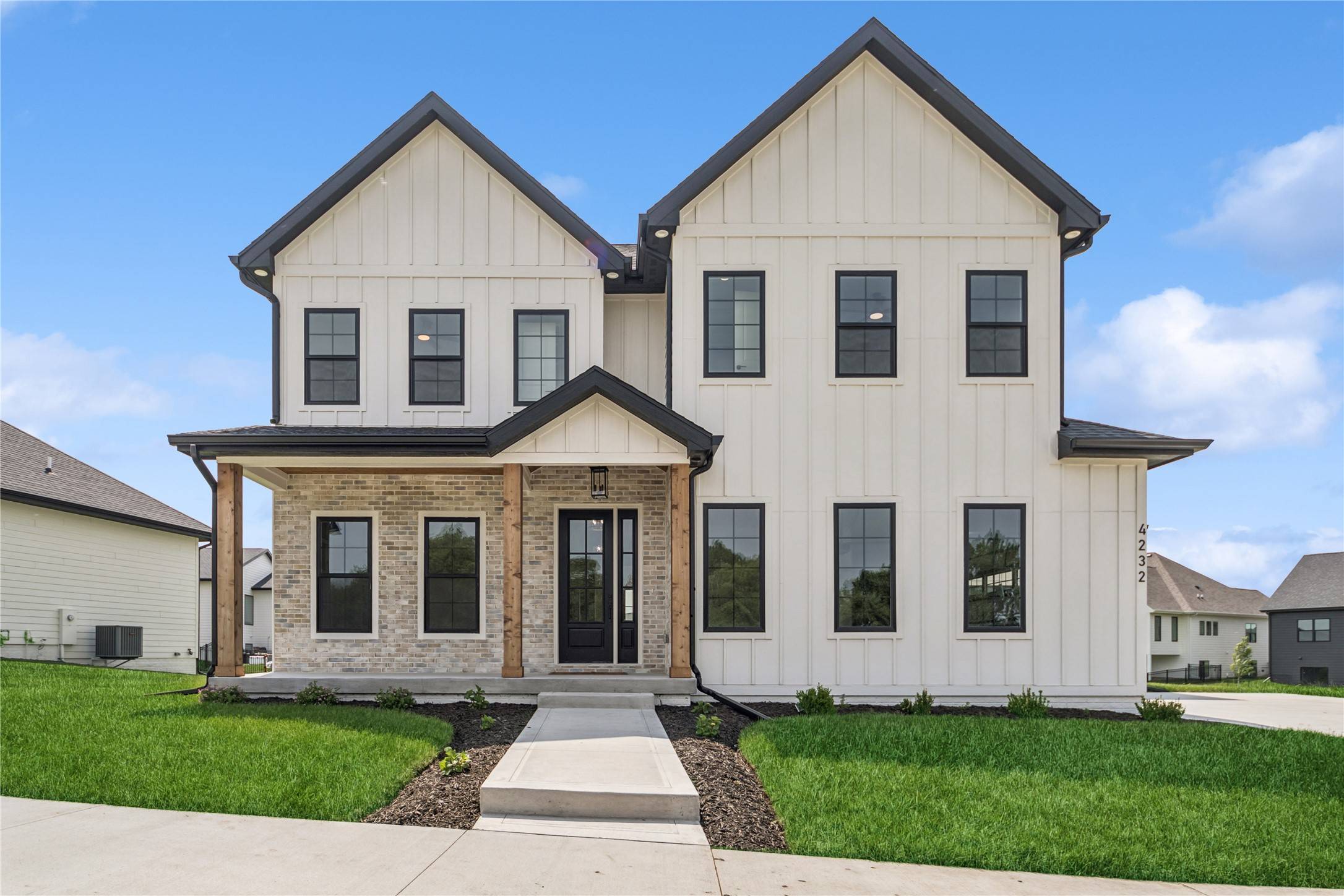 Clive, IA 50325,4232 Westgate Parkway