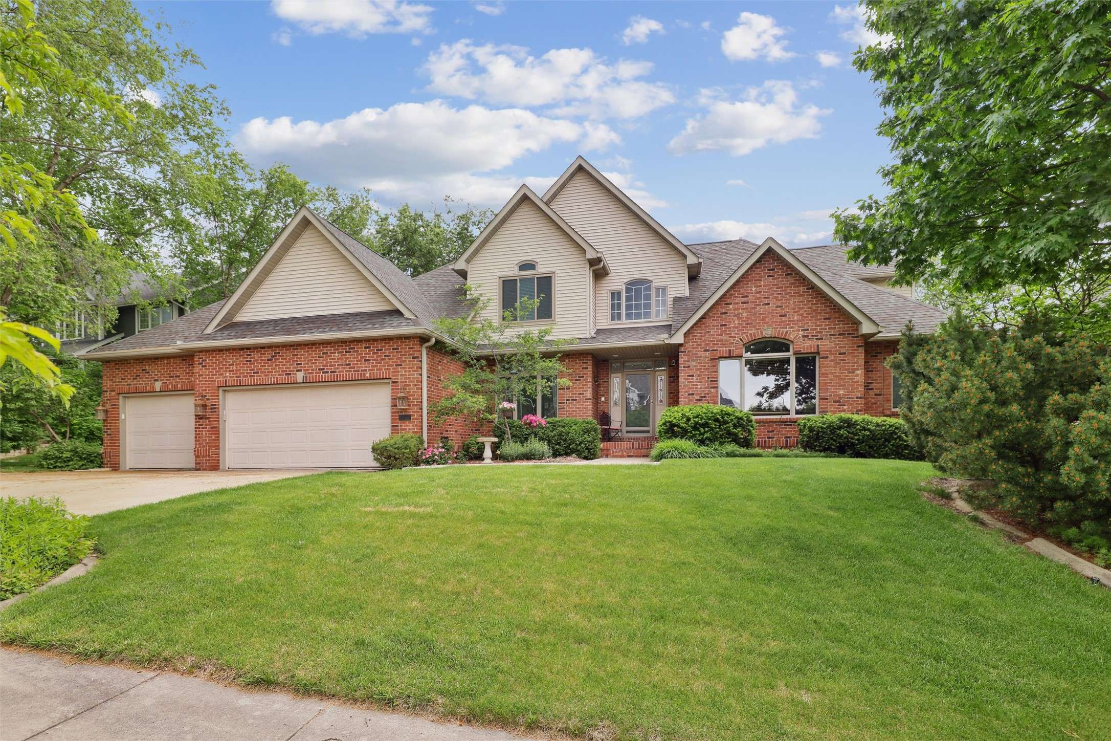 Johnston, IA 50131,6909 Capitol View Court