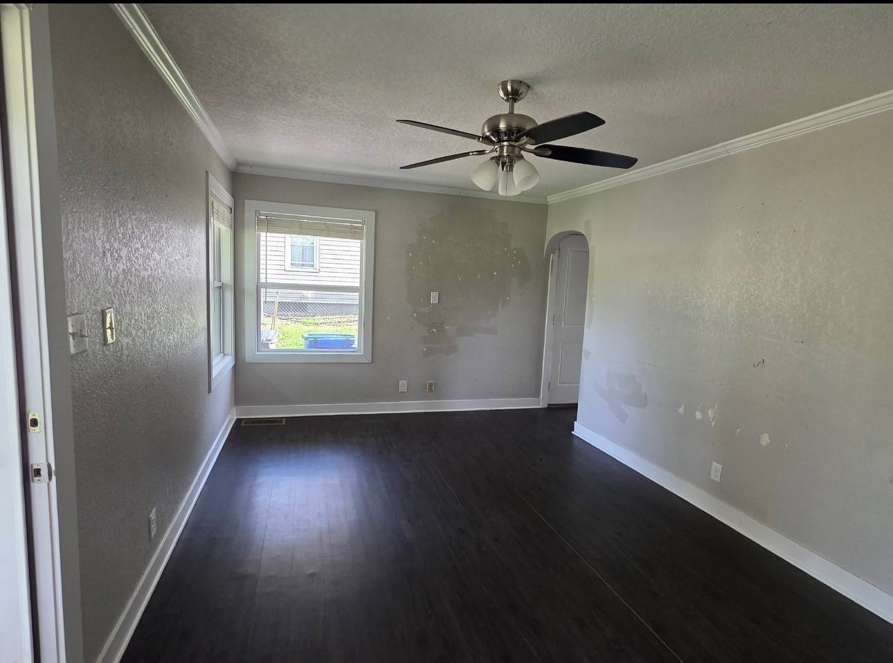 Des Moines, IA 50315,6803 SW 16th Street