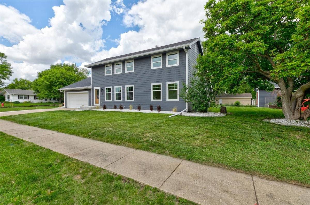 Grimes, IA 50111,801 SE 5th Street
