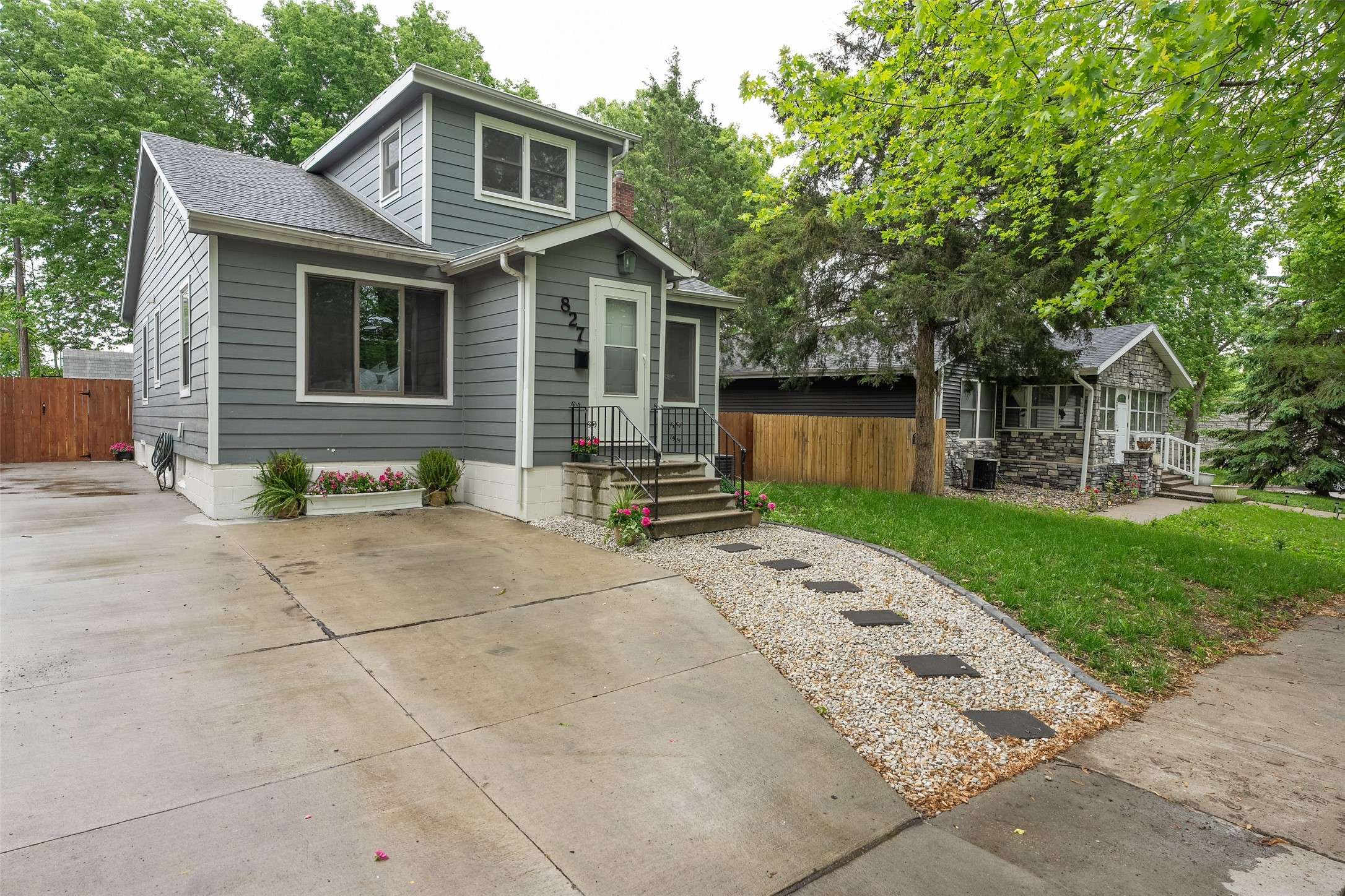 Des Moines, IA 50312,827 40th Place