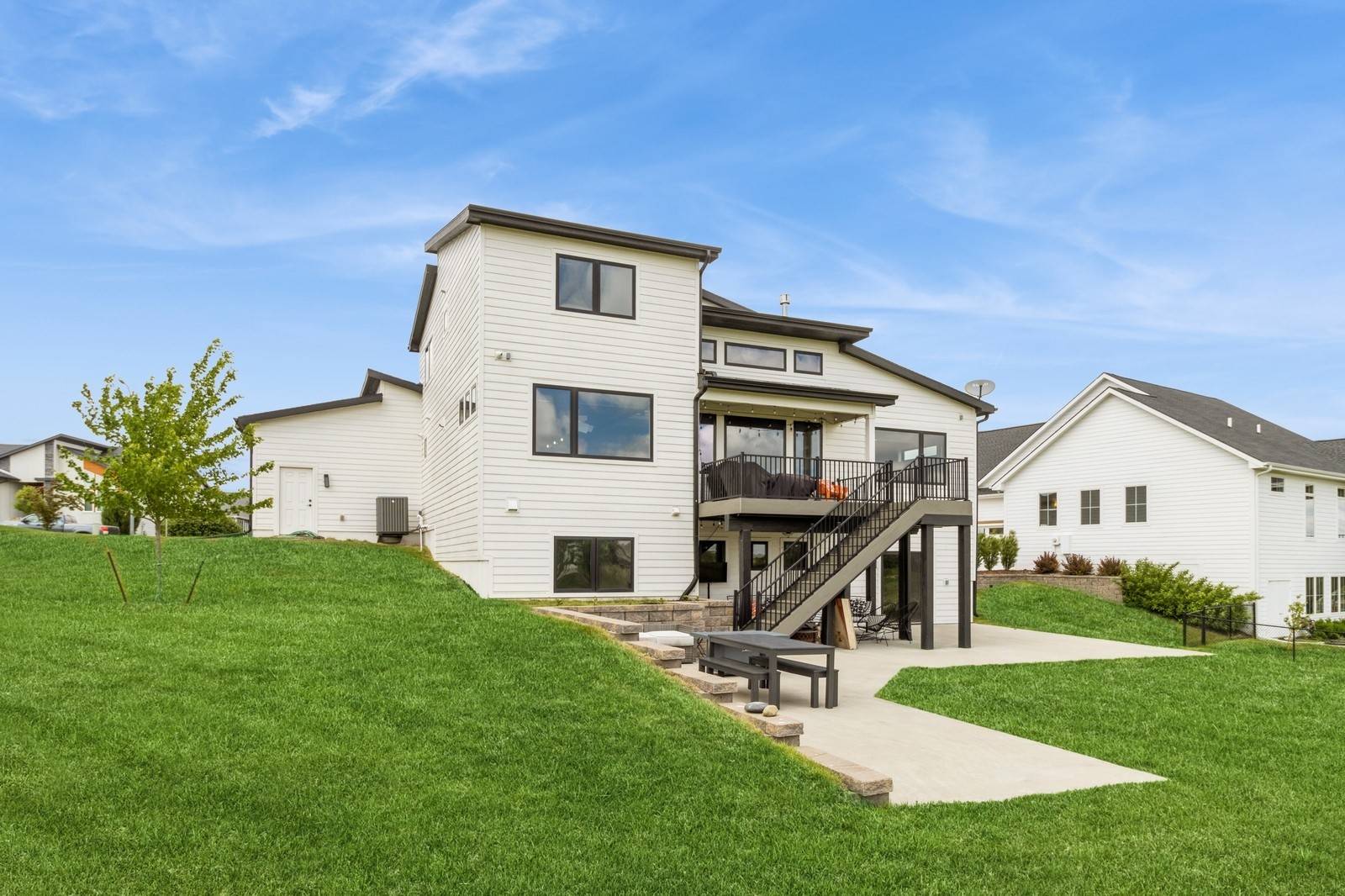 Urbandale, IA 50323,16216 Goldenrod Drive