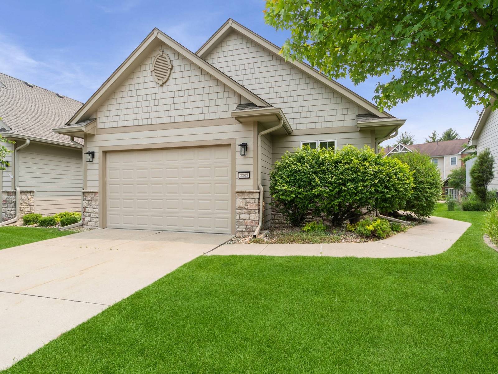 Johnston, IA 50131,8808 Stonepointe Lane