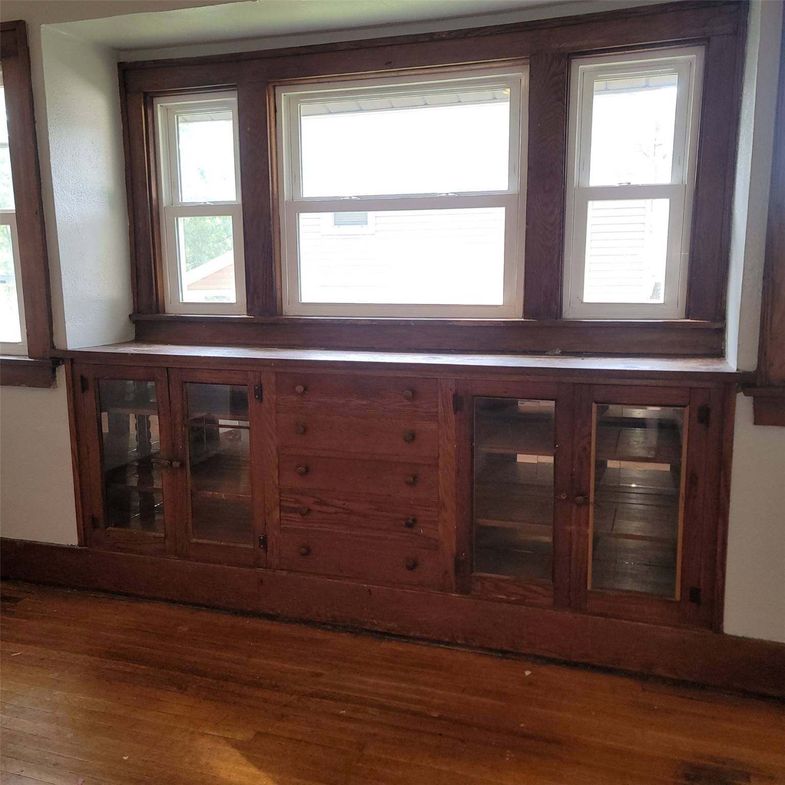 Des Moines, IA 50312,664 31st Street
