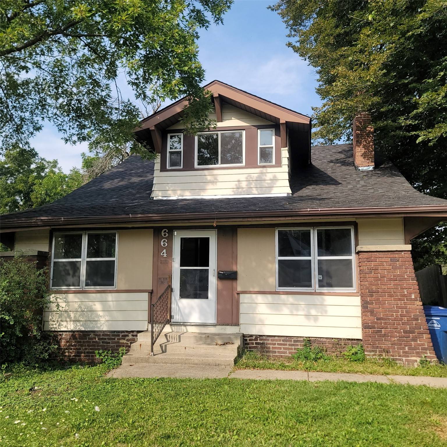 Des Moines, IA 50312,664 31st Street