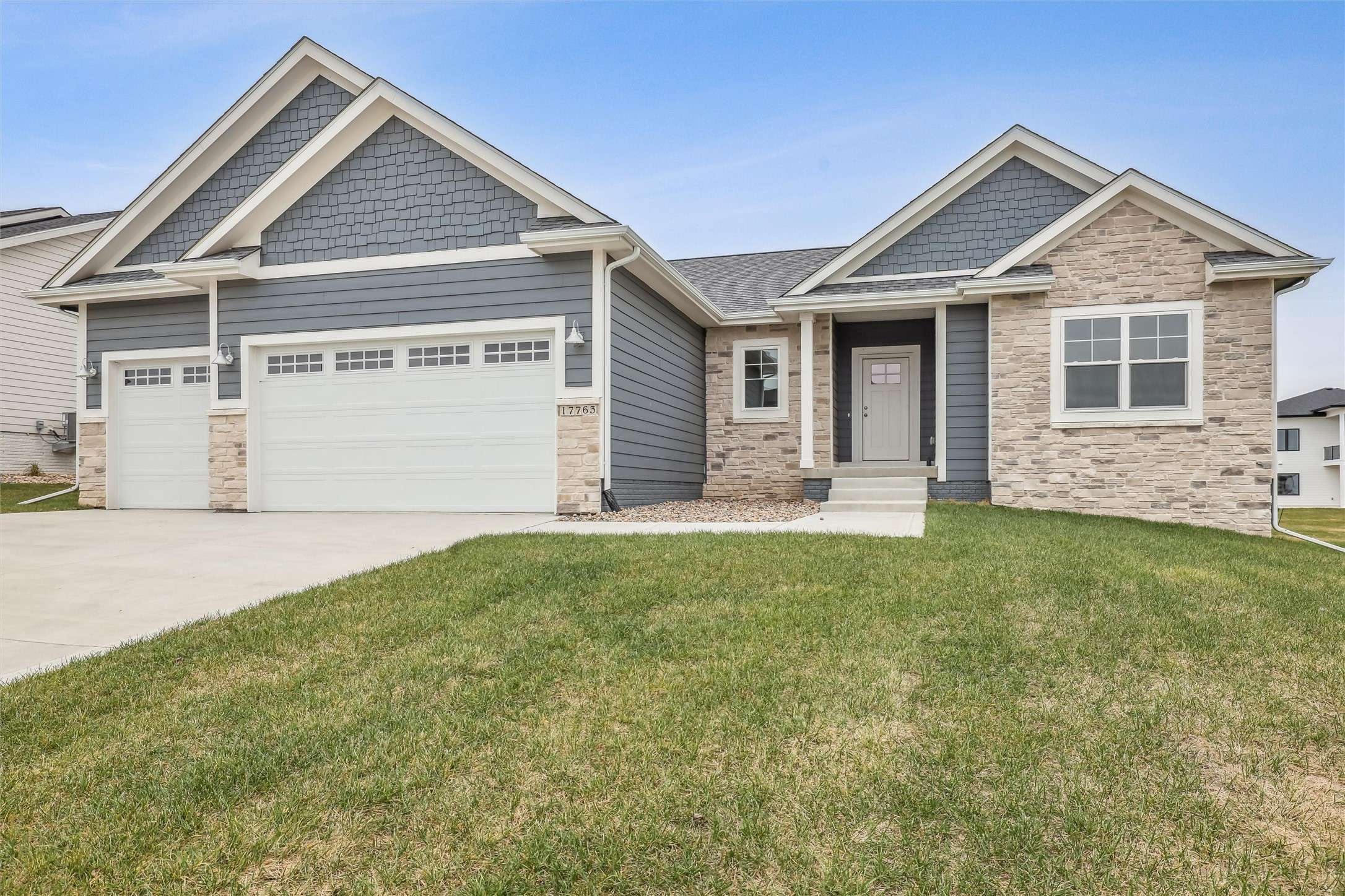 Clive, IA 50325,17763 Valley View Drive