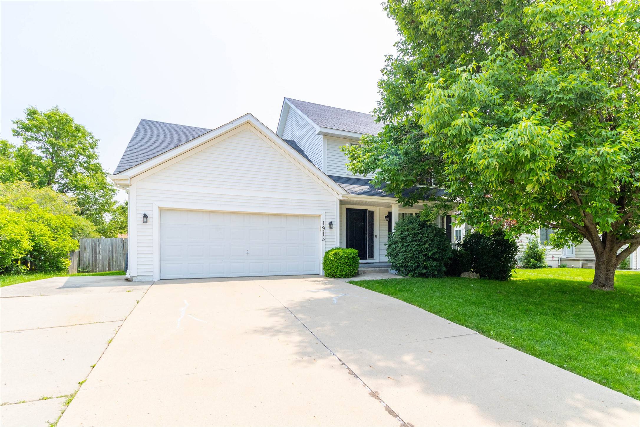 Ankeny, IA 50023,1913 NW School Street