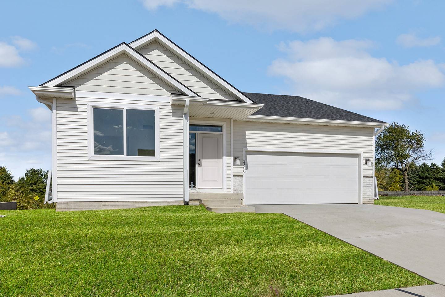 Ankeny, IA 50021,4208 NE 5th Street