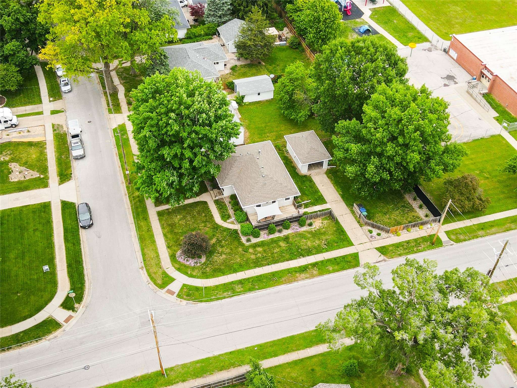 Des Moines, IA 50310,4001 36th Place