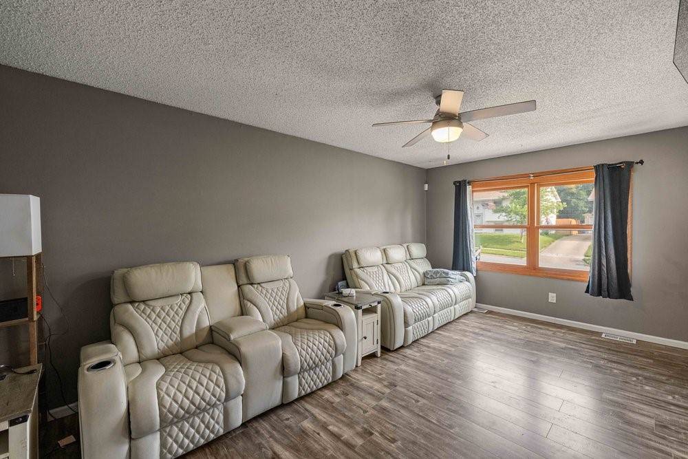 Des Moines, IA 50320,1863 Glenwood Circle