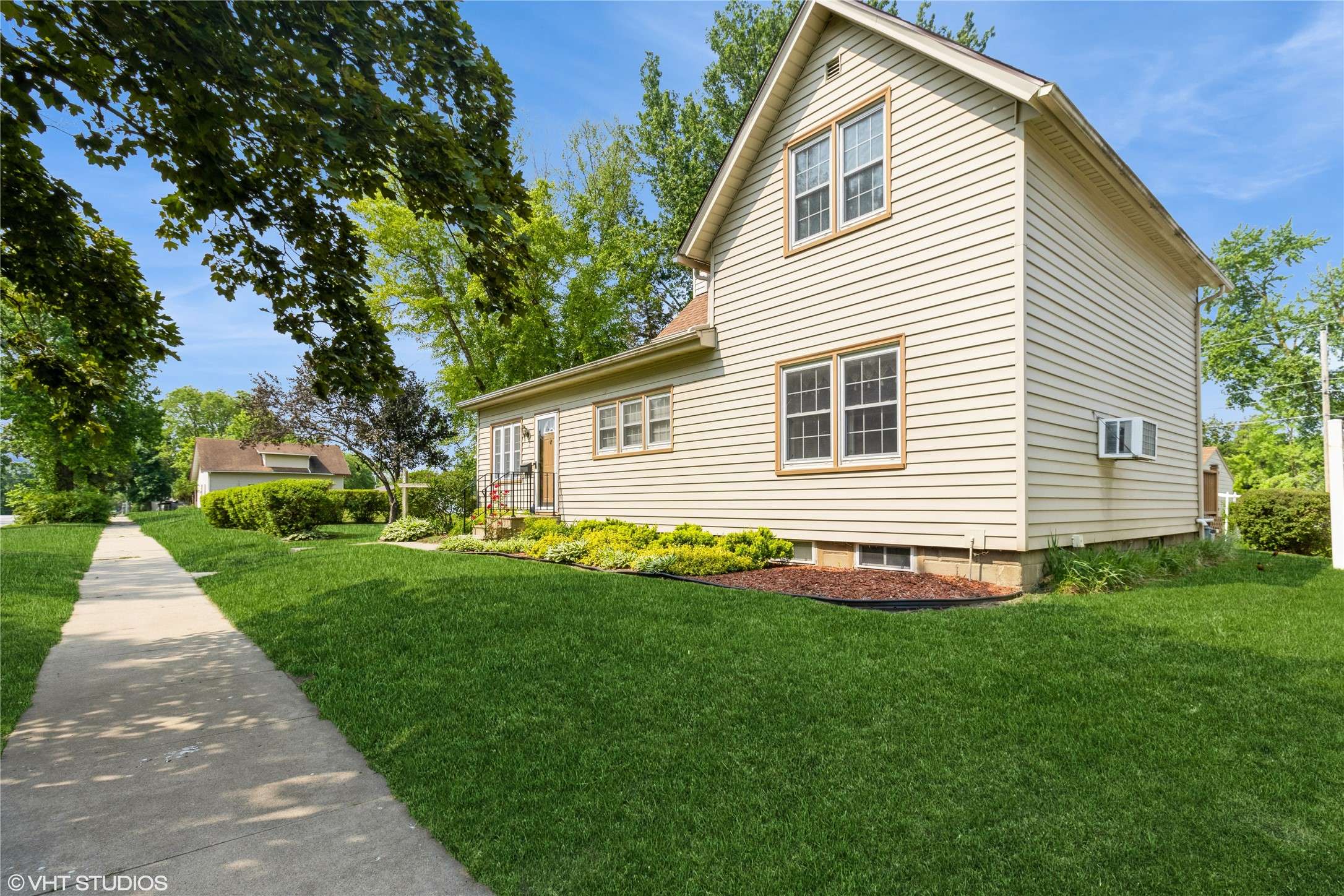 Perry, IA 50220,1723 6th Street
