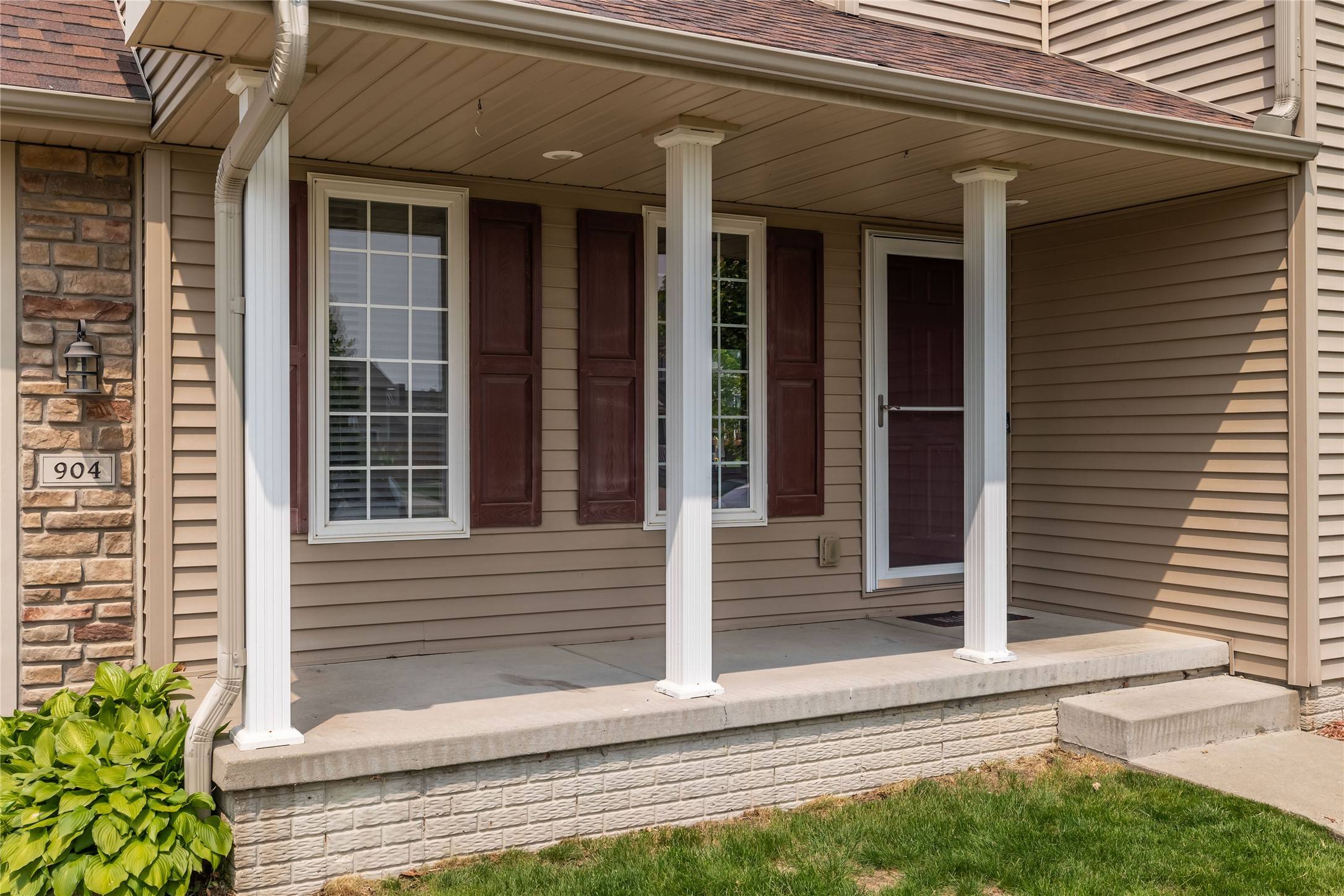 Grimes, IA 50111,904 SE Little Beaver Drive