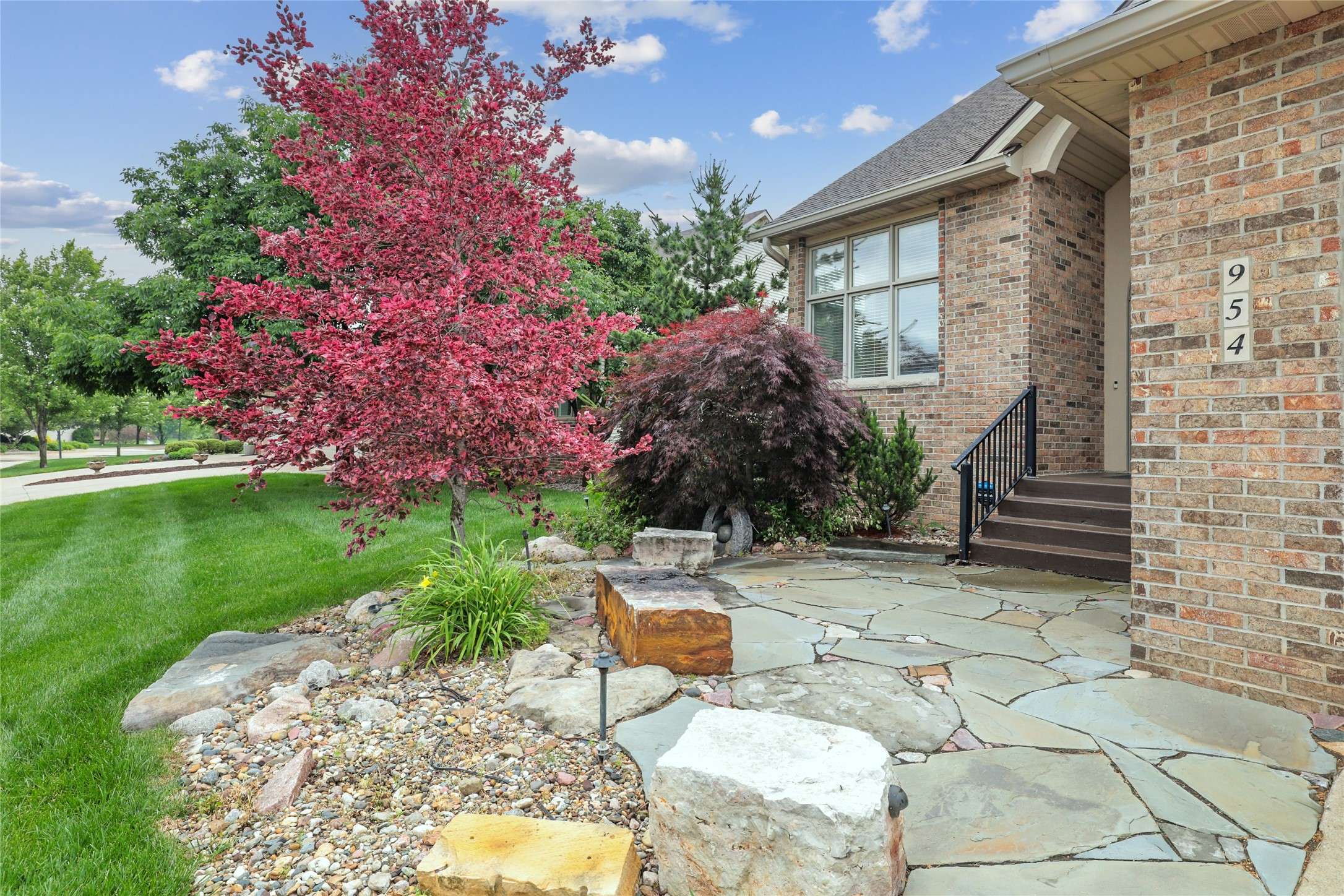 West Des Moines, IA 50266,954 Glen Oaks Terrace