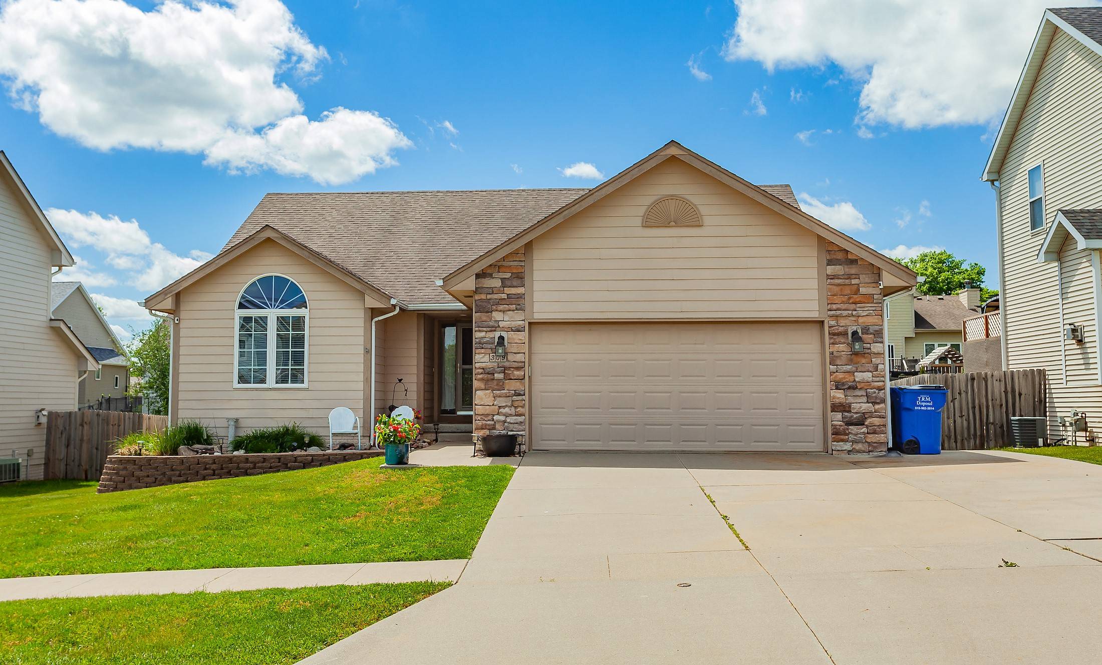 Indianola, IA 50125,309 N 16th Street