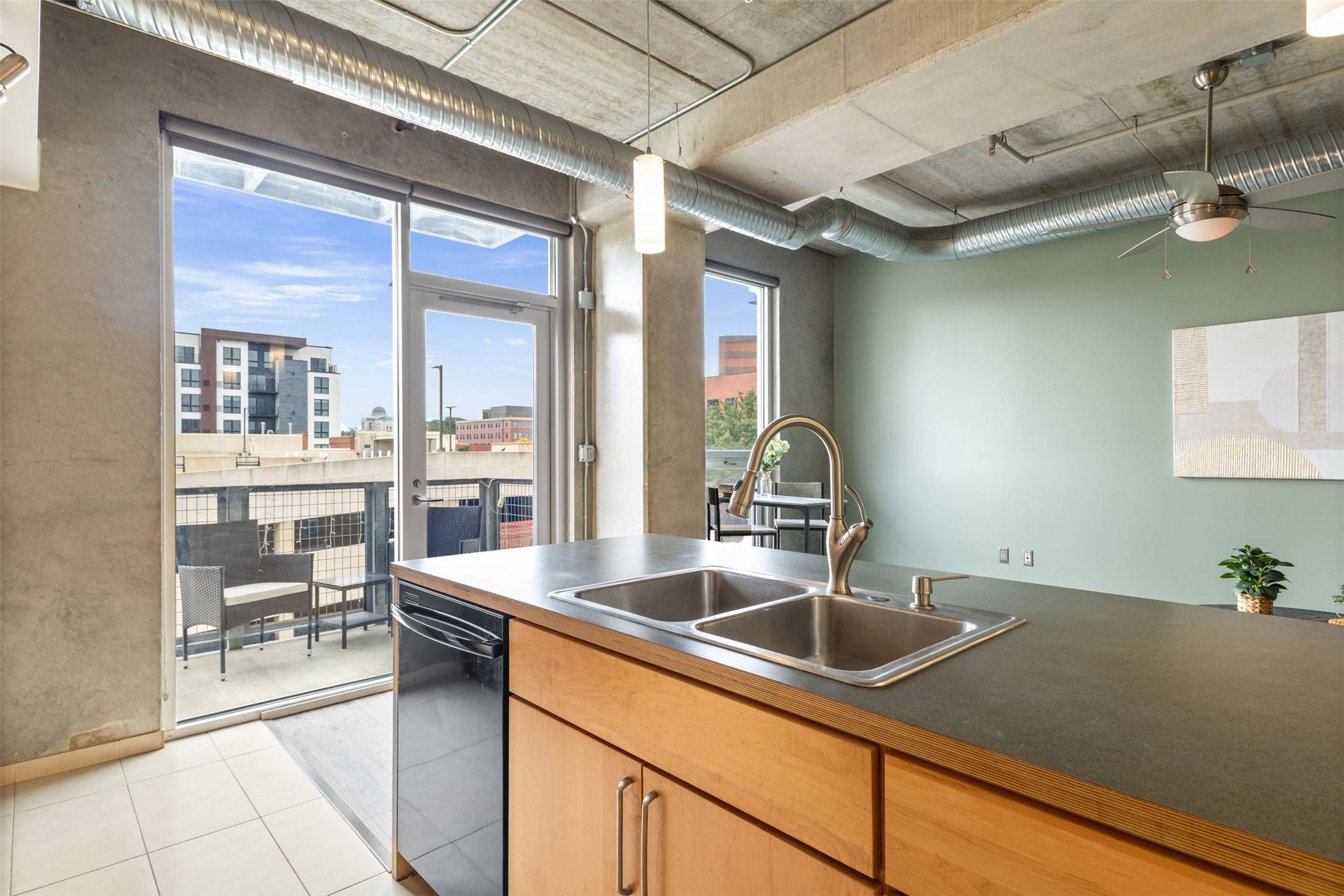 Des Moines, IA 50309,309 E 5th Street #309