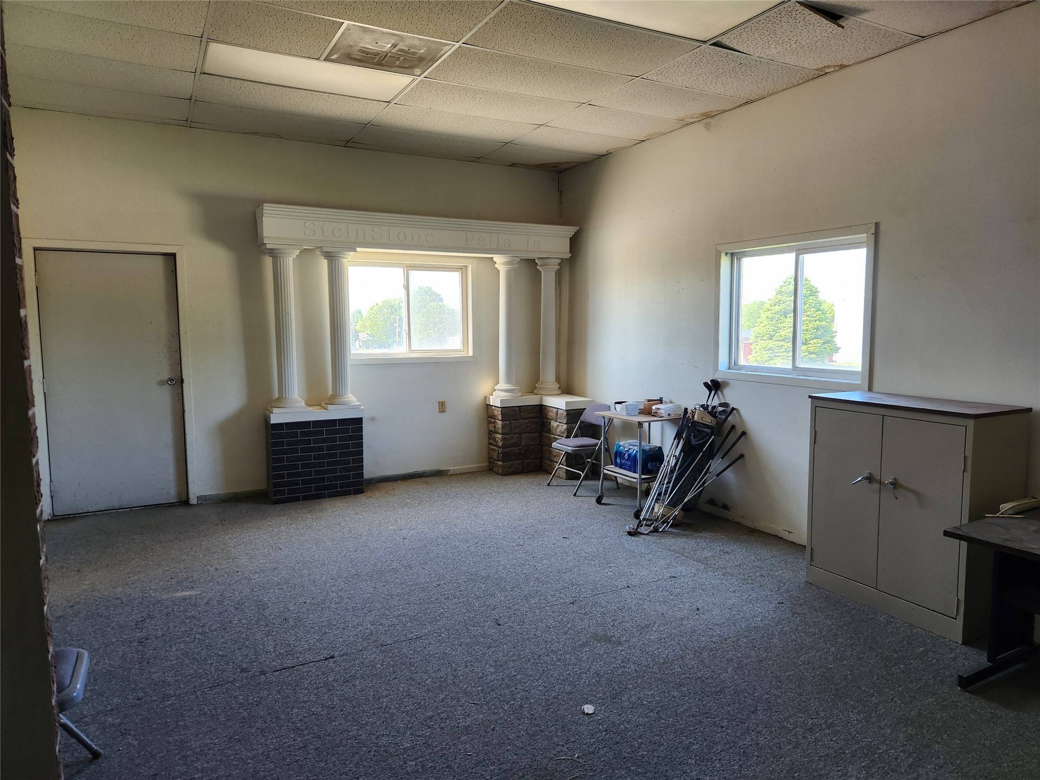Pella, IA 50219,906 W 11th Street