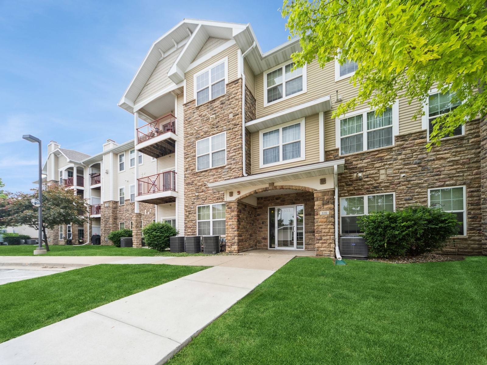 Waukee, IA 50263,1331 SE University Avenue #212