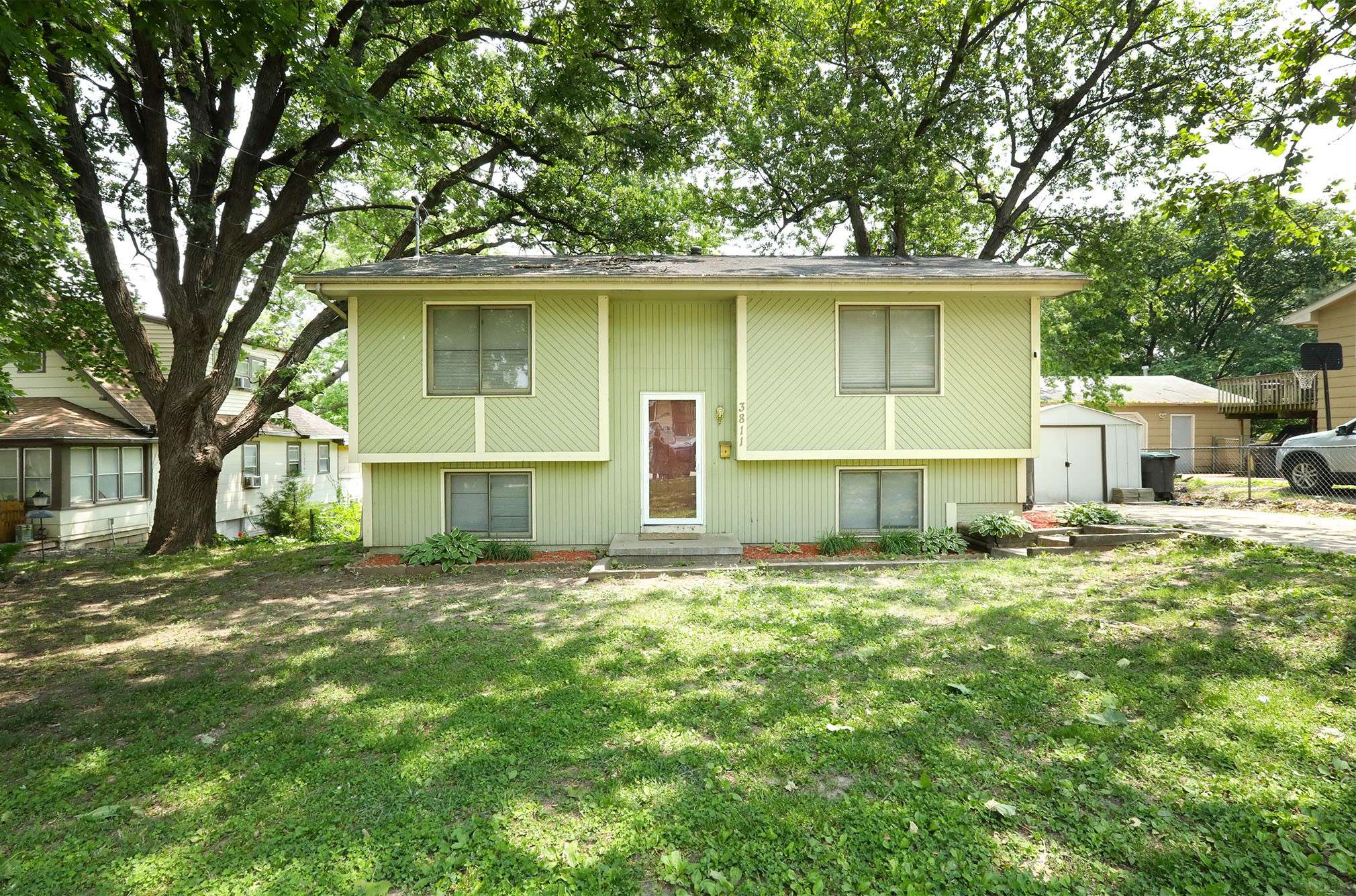 Des Moines, IA 50315,3811 SW 3rd Street