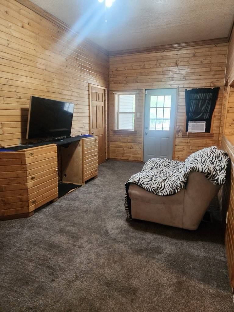 Chariton, IA 50049,1512 Osceola Avenue