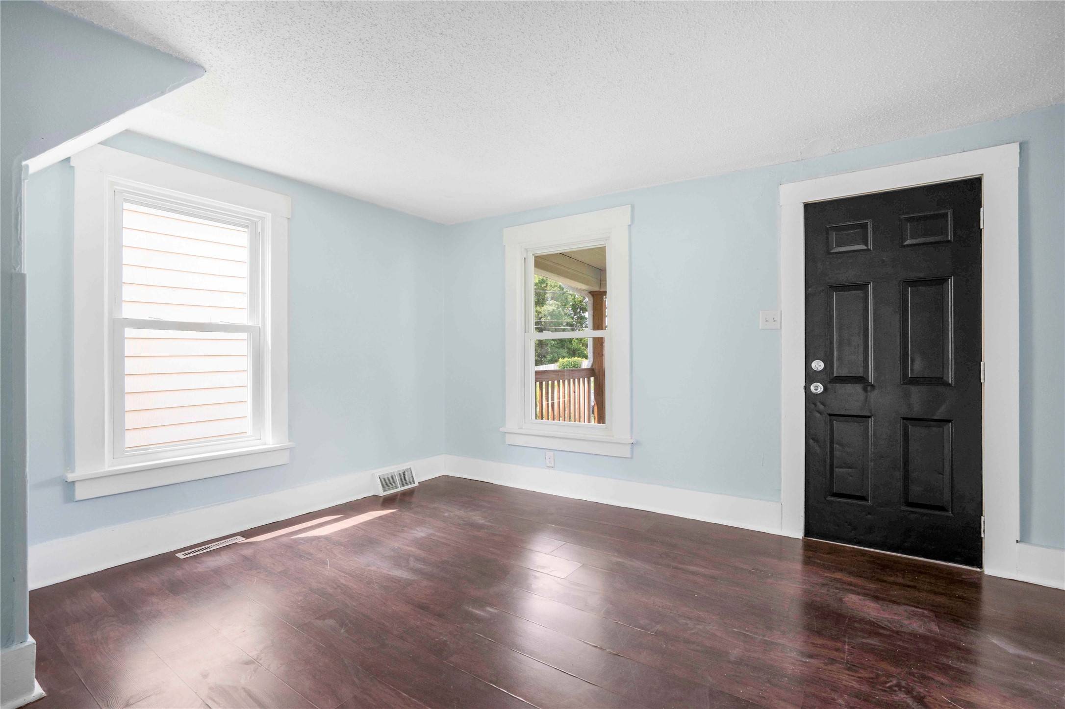 Des Moines, IA 50314,1127 10th Street