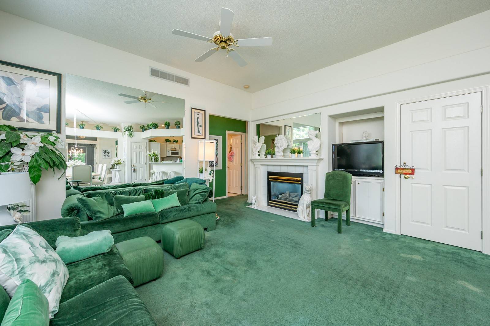 West Des Moines, IA 50265,2801 EP True Parkway #201