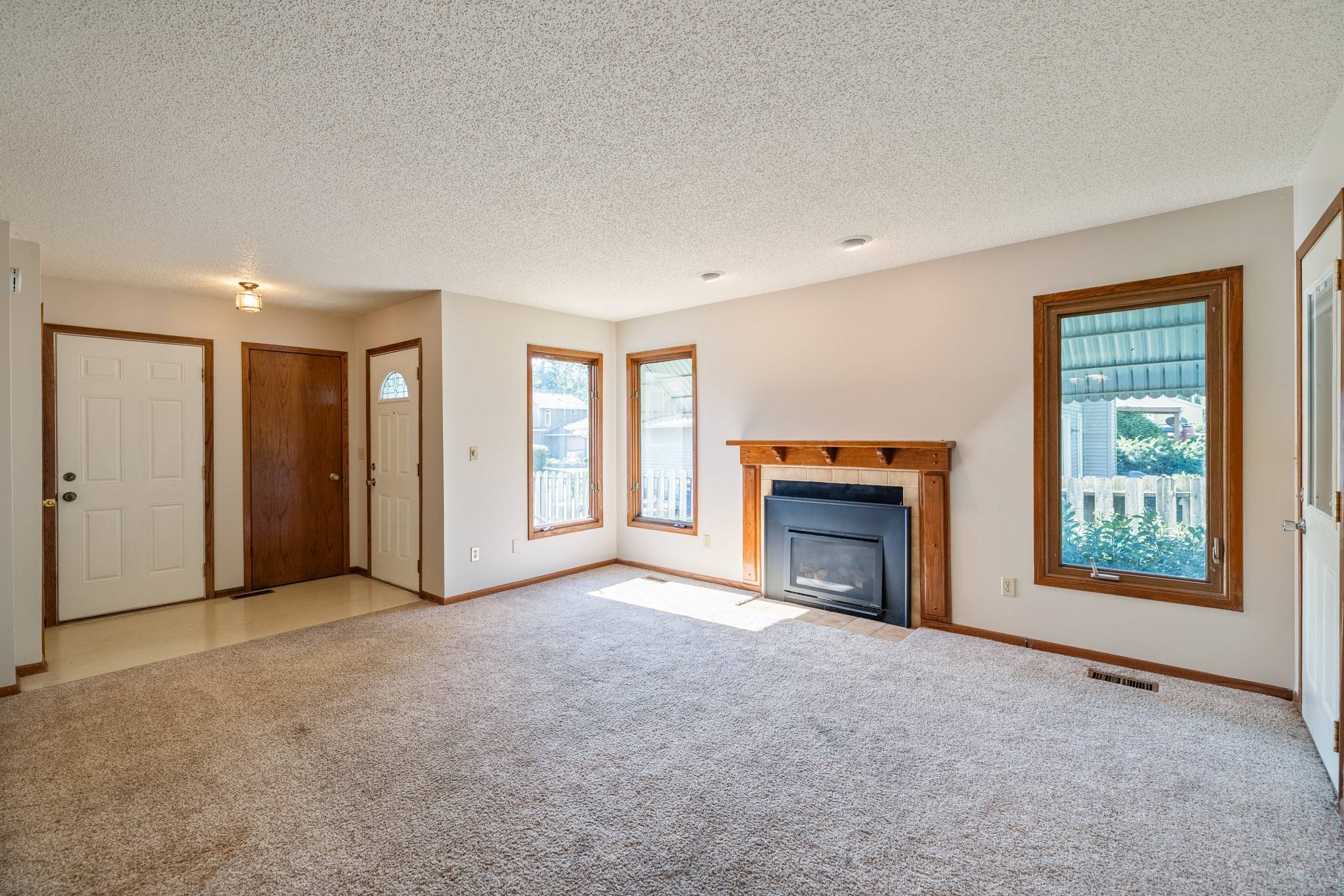Urbandale, IA 50322,3916 92nd Drive
