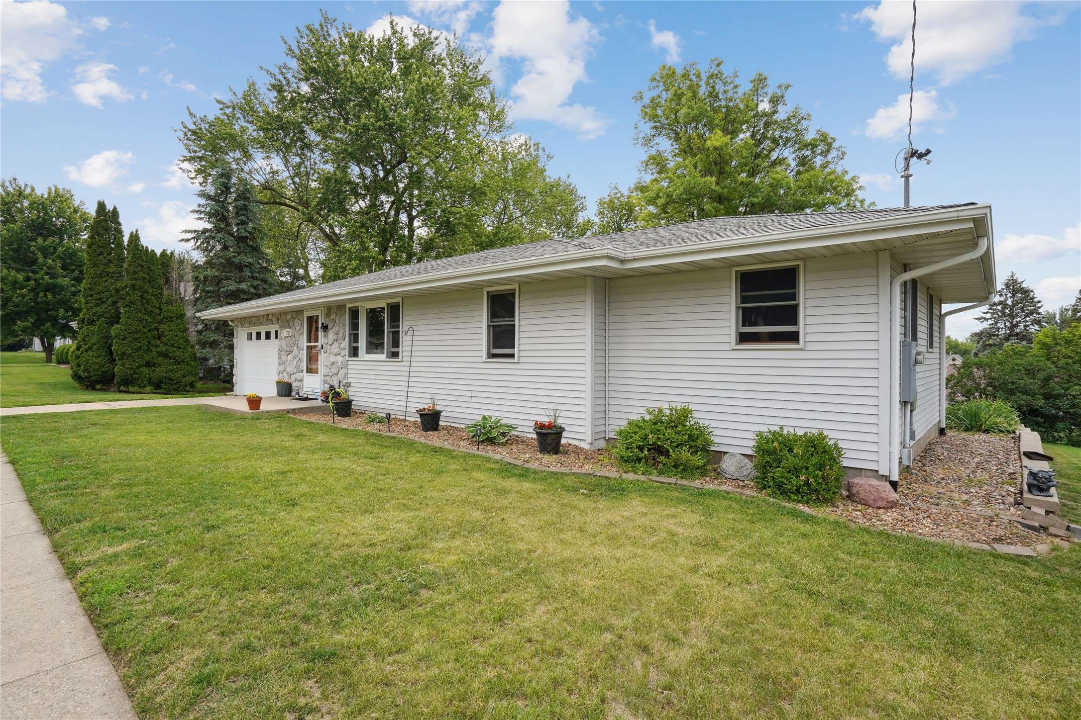 Adair, IA 50002,712 Adair Street