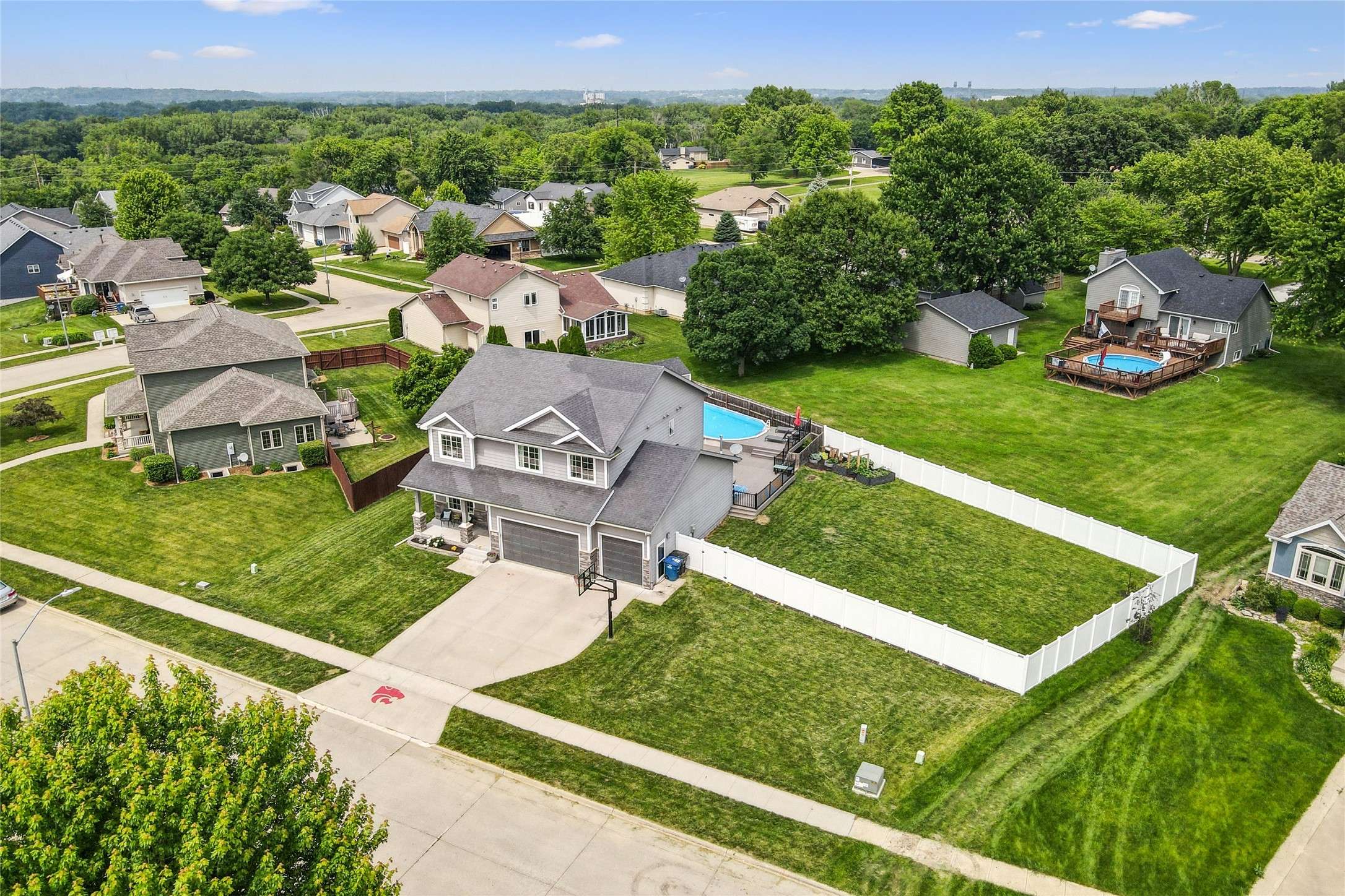 Des Moines, IA 50320,4205 Lakewood Lane