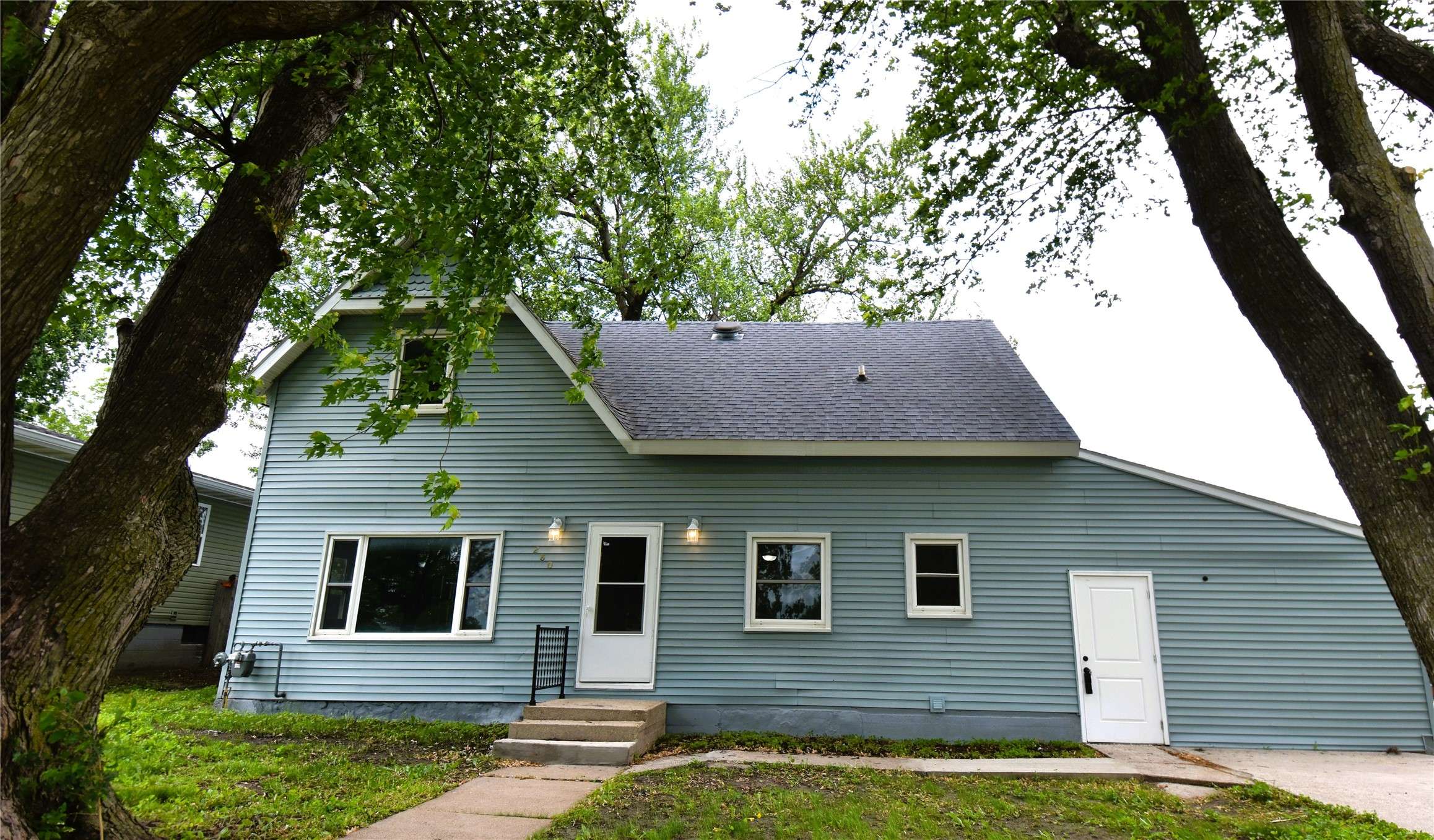 IA 50154,280 N 3rd Street