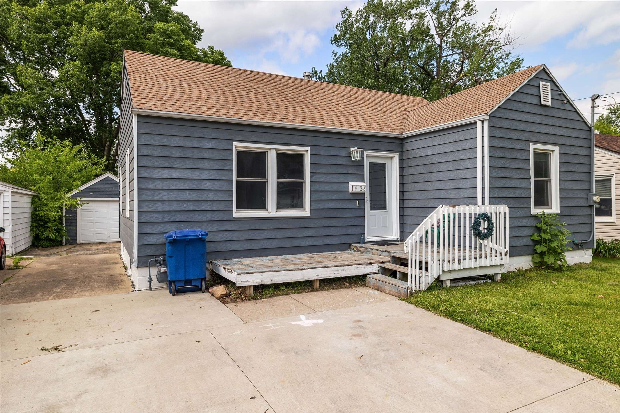 Des Moines, IA 50316,1428 E Tiffin Avenue