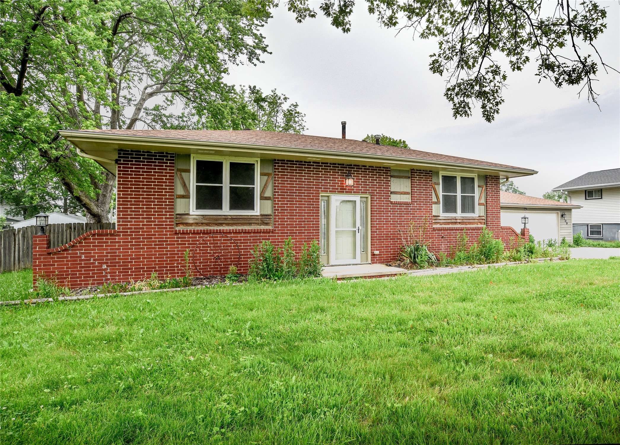 De Soto, IA 50069,109 Maple Street